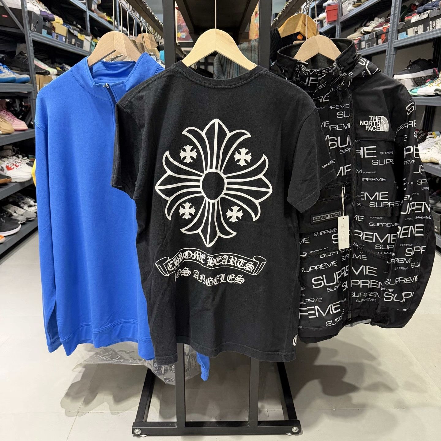 Chrome Hearts Chrome Hearts Cross Graphic Pocket T-Shirt Size L Size US L / EU 52-54 / 3 - 3 Thumbnail