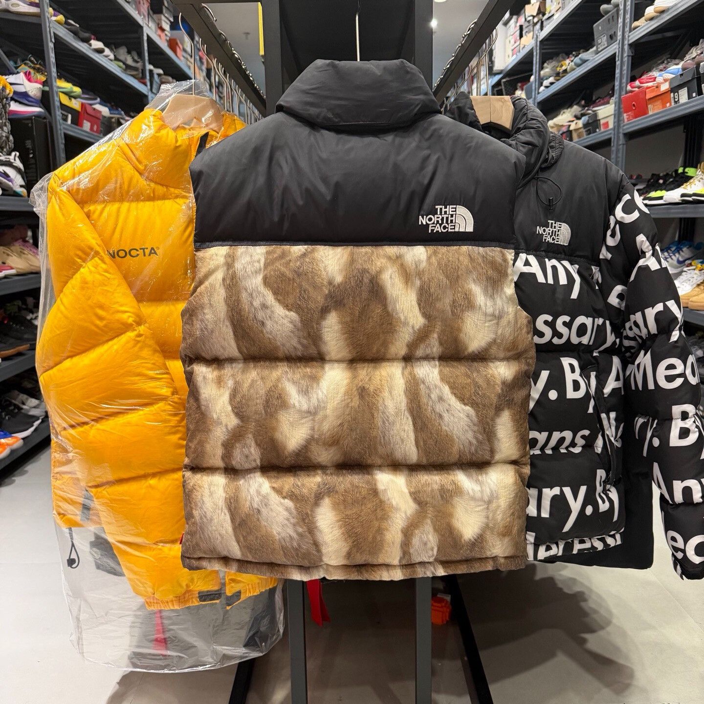 Supreme × The North Face Supreme x The North Face Faux Fur Vest Size S Size US S / EU 44-46 / 1 - 3 Thumbnail