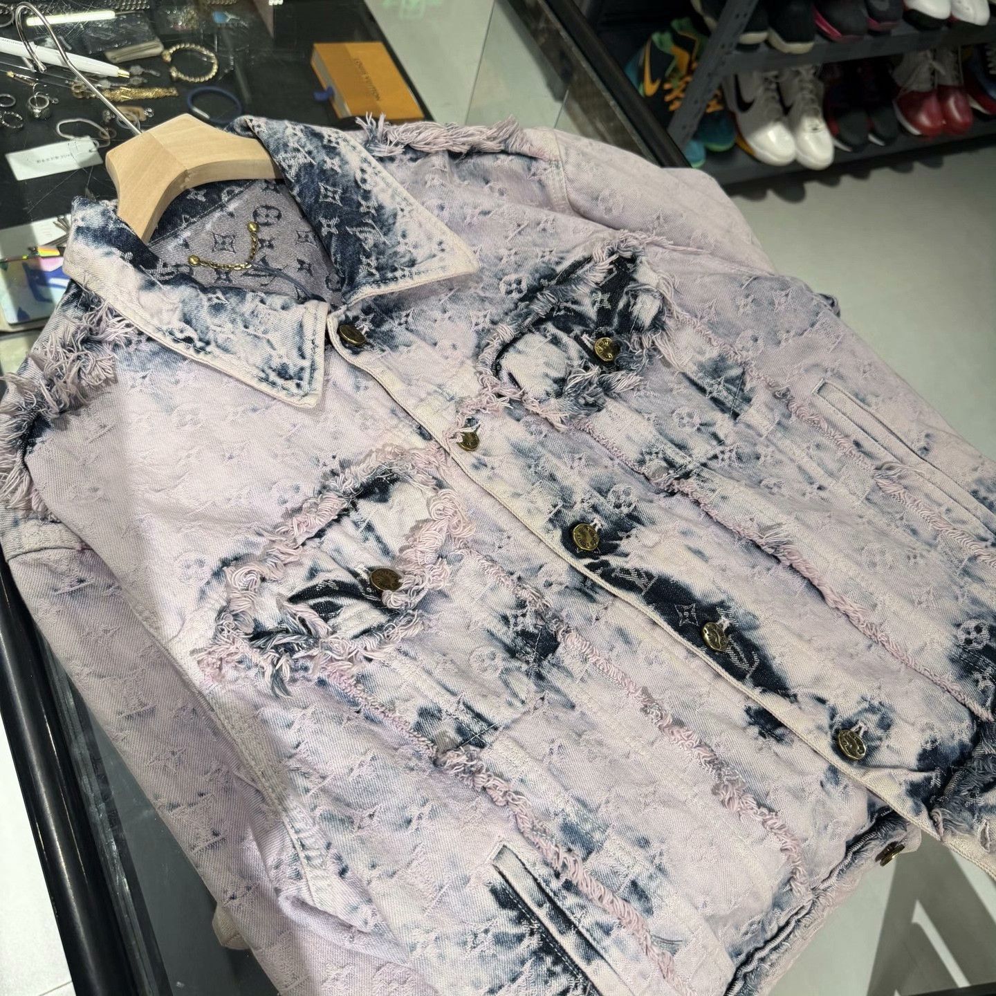 Louis Vuitton Louis Vuitton Monogram Frayed Denim Jacket Size M Size US M / EU 48-50 / 2 - 5 Thumbnail