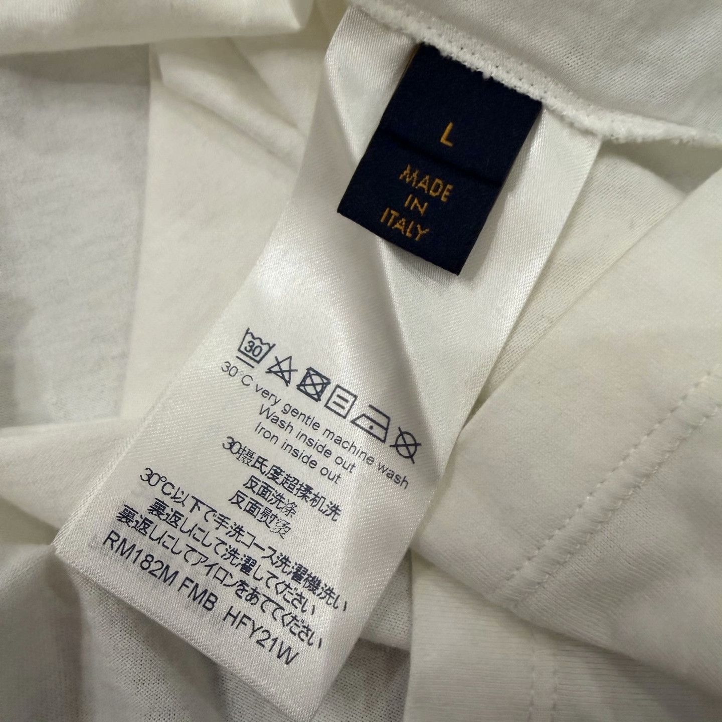 Louis Vuitton Louis Vuitton Logo Pocket T-Shirt Size L Size US L / EU 52-54 / 3 - 5 Thumbnail