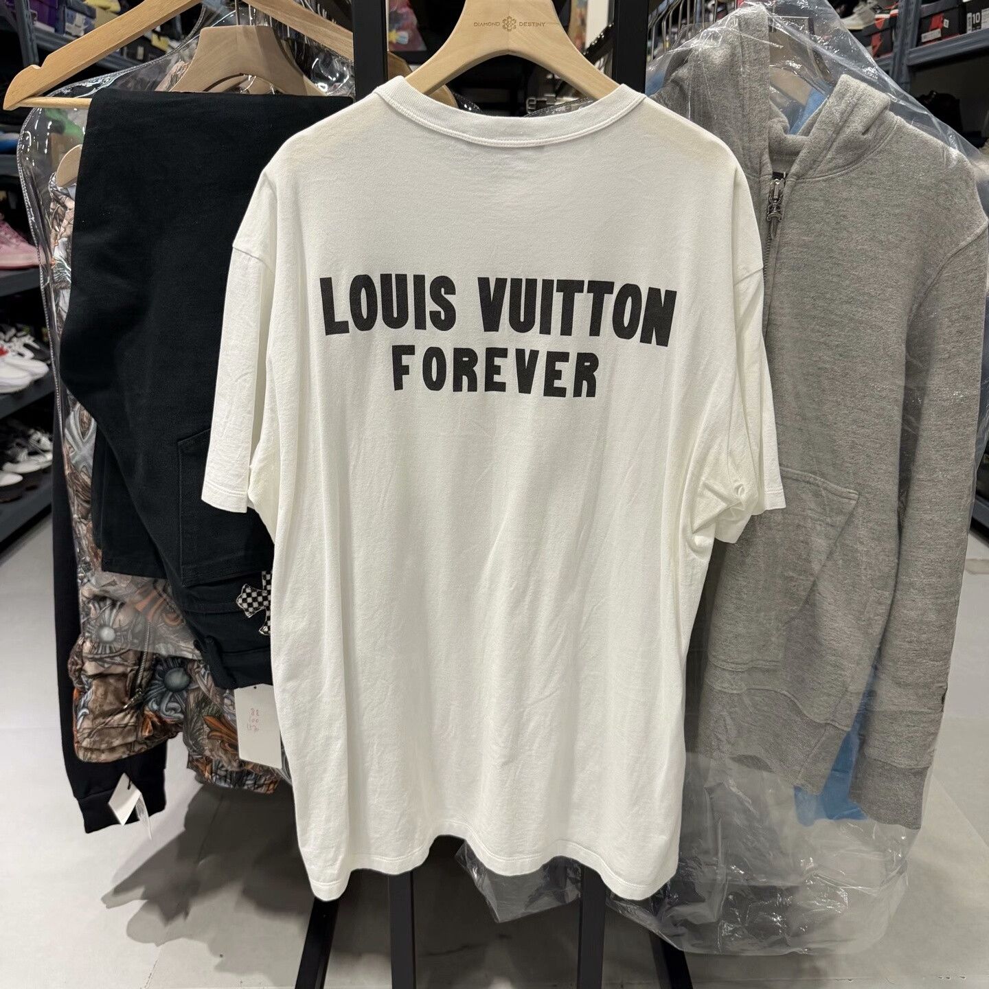 Louis Vuitton Louis Vuitton Logo Pocket T-Shirt Size L Size US L / EU 52-54 / 3 - 3 Thumbnail