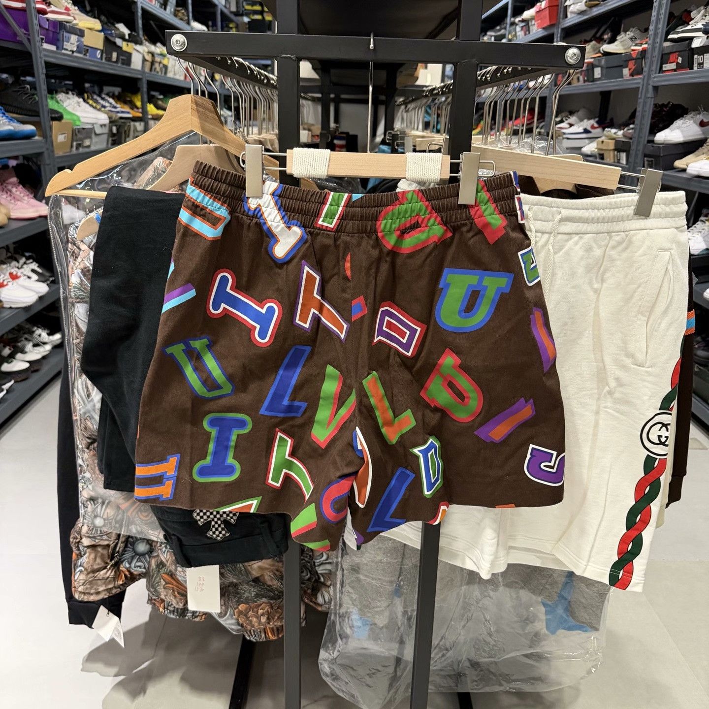 Louis Vuitton Louis Vuitton Letter Print Shorts Size L Size US 34 / EU 50 - 3 Thumbnail