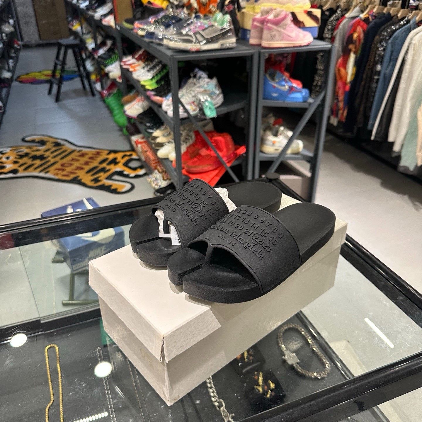 Maison Margiela Maison Margiela Tabi Sandals Size 7 Size US 7 / EU 40 - 2 Thumbnail