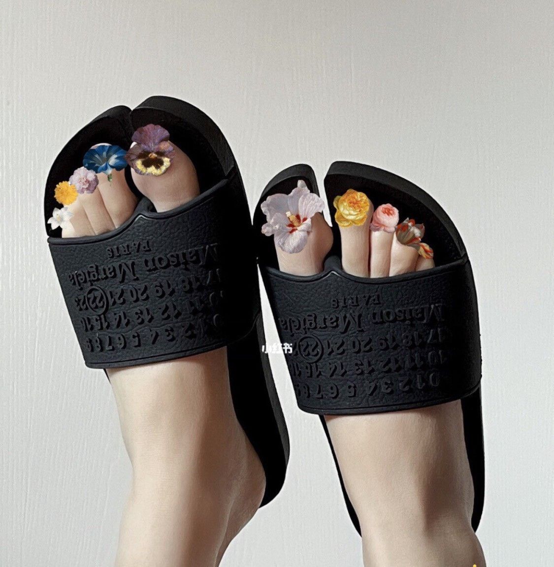 Maison Margiela Maison Margiela Tabi Sandals Size 7 Size US 7 / EU 40 - 8 Thumbnail
