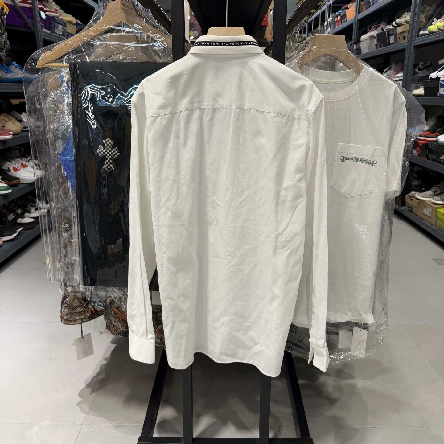 Givenchy Givenchy Logo Collar Button Up Shirt Size M Size US M / EU 48-50 / 2 - 3 Thumbnail