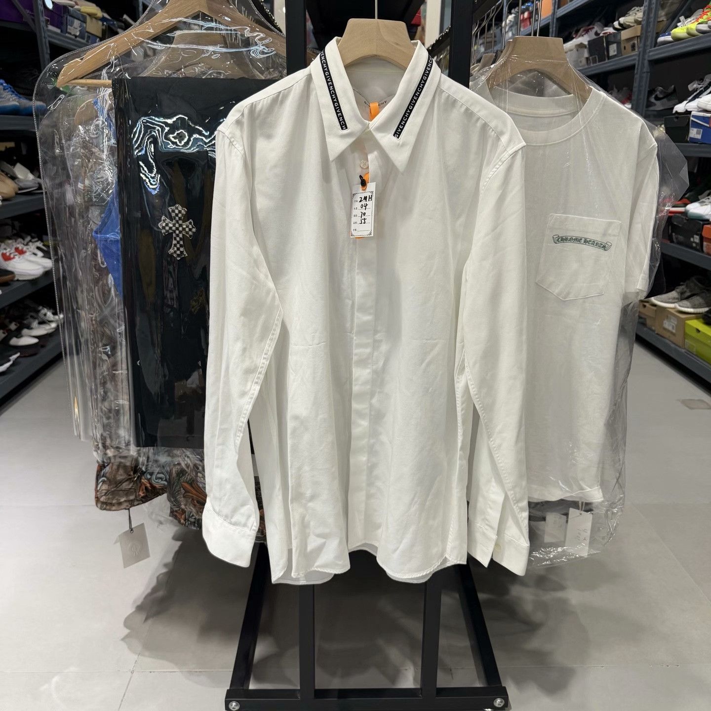 Givenchy Givenchy Logo Collar Button Up Shirt Size M Size US M / EU 48-50 / 2 - 2 Thumbnail