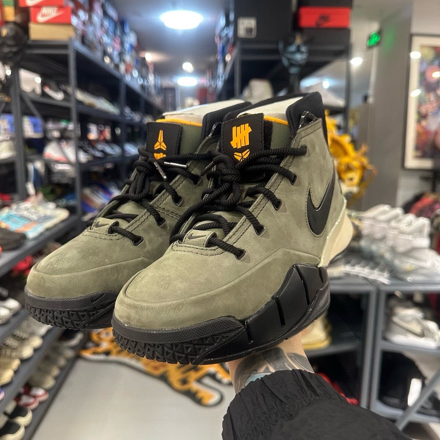 Nike Nike x Undefeated Kobe 1 Protro Green Size 8 Size US 8 / EU 41 - 2 Thumbnail