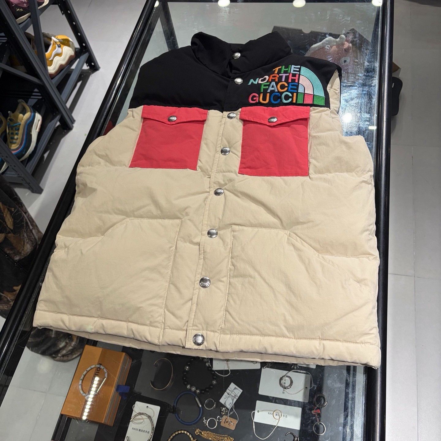Gucci Gucci x The North Face Down Vest Size S Size US S / EU 44-46 / 1 - 2 Thumbnail