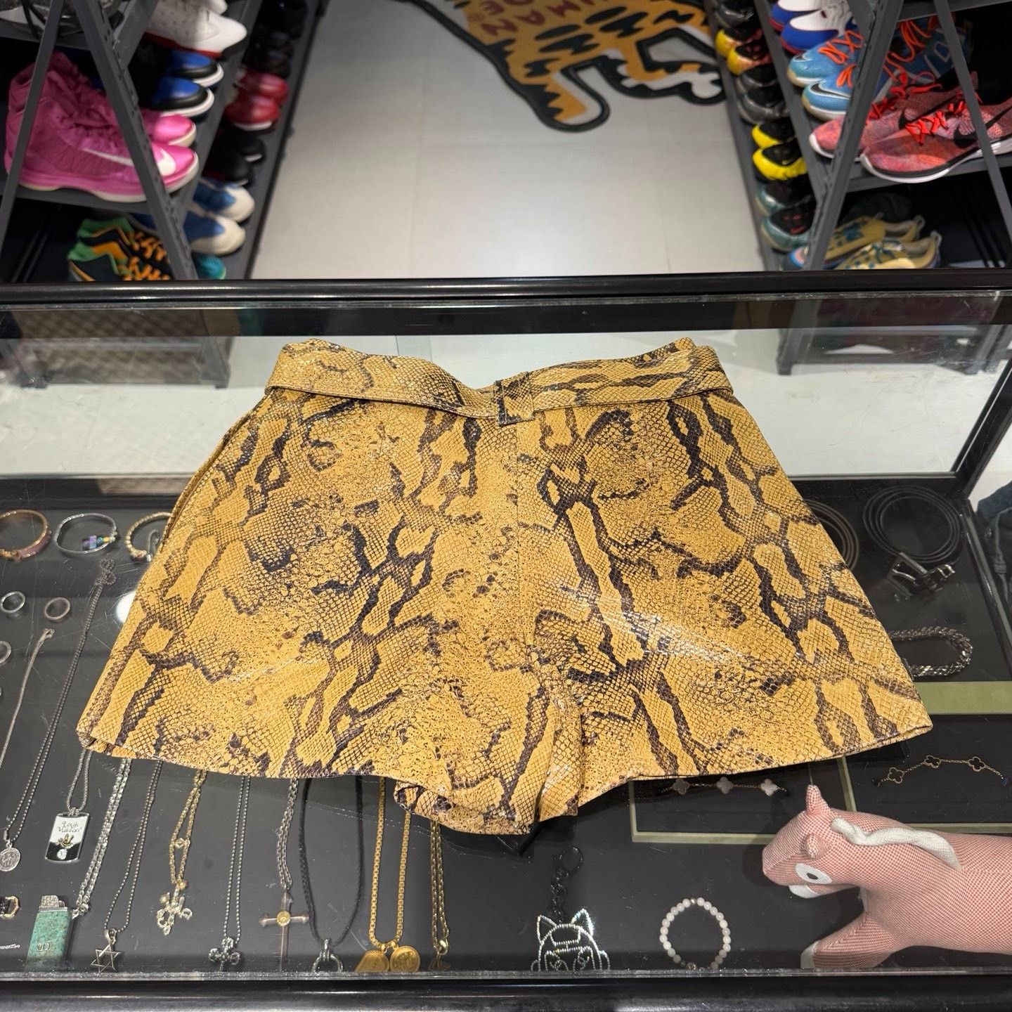 Chloe Chloé Python Print Lambskin Shorts Size 34 Size 25" / US 0 / IT 36 - 5 Thumbnail