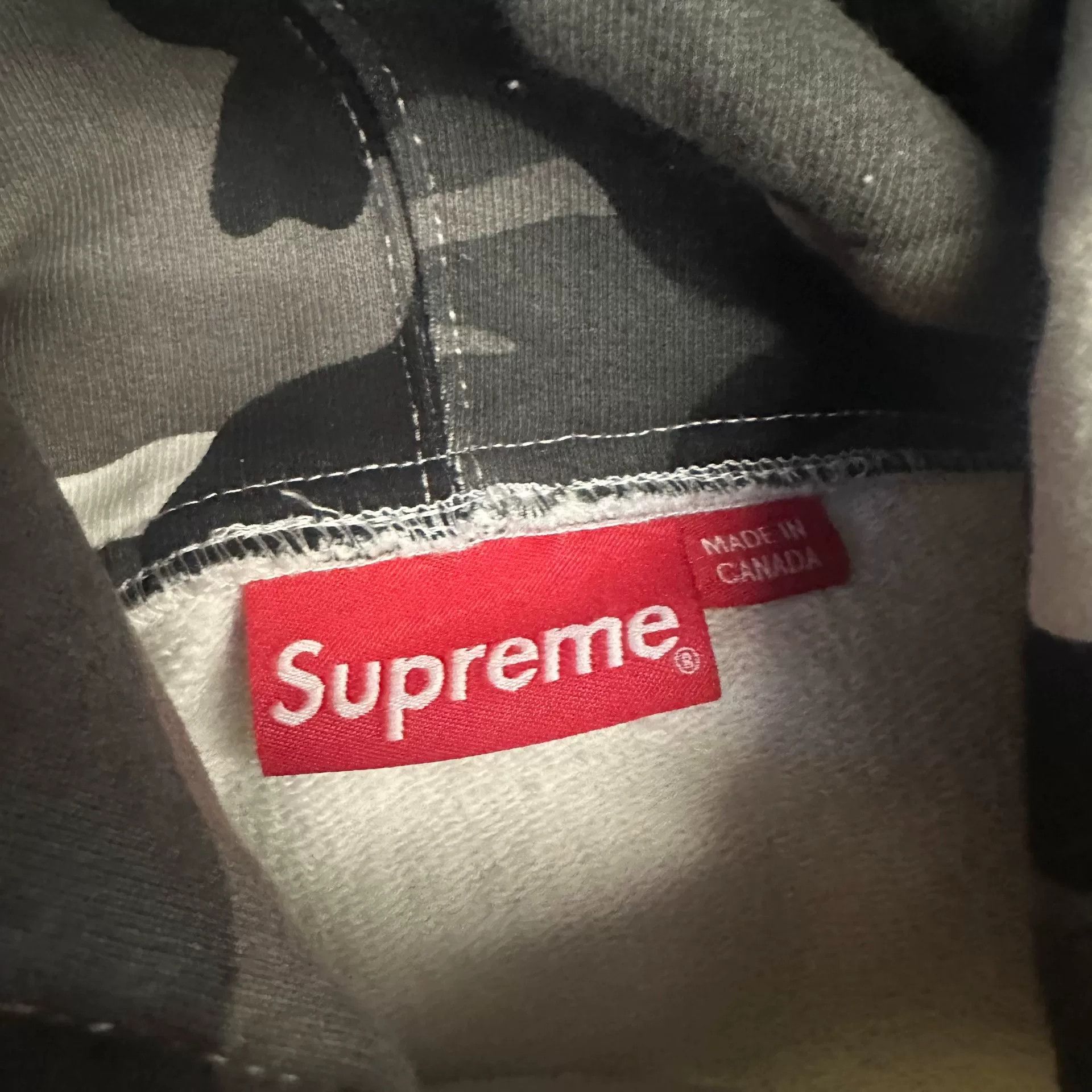 Supreme Supreme Flag Patch Camo Hoodie XL Size US XL / EU 56 / 4 - 4 Thumbnail