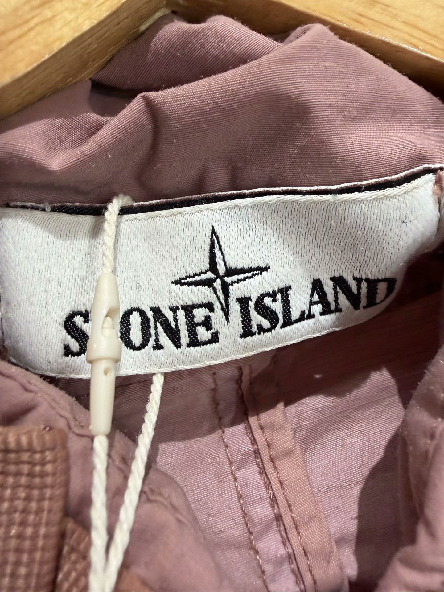 Stone Island Stone Island Salmon Light Jacket Size L Size US L / EU 52-54 / 3 - 5 Thumbnail