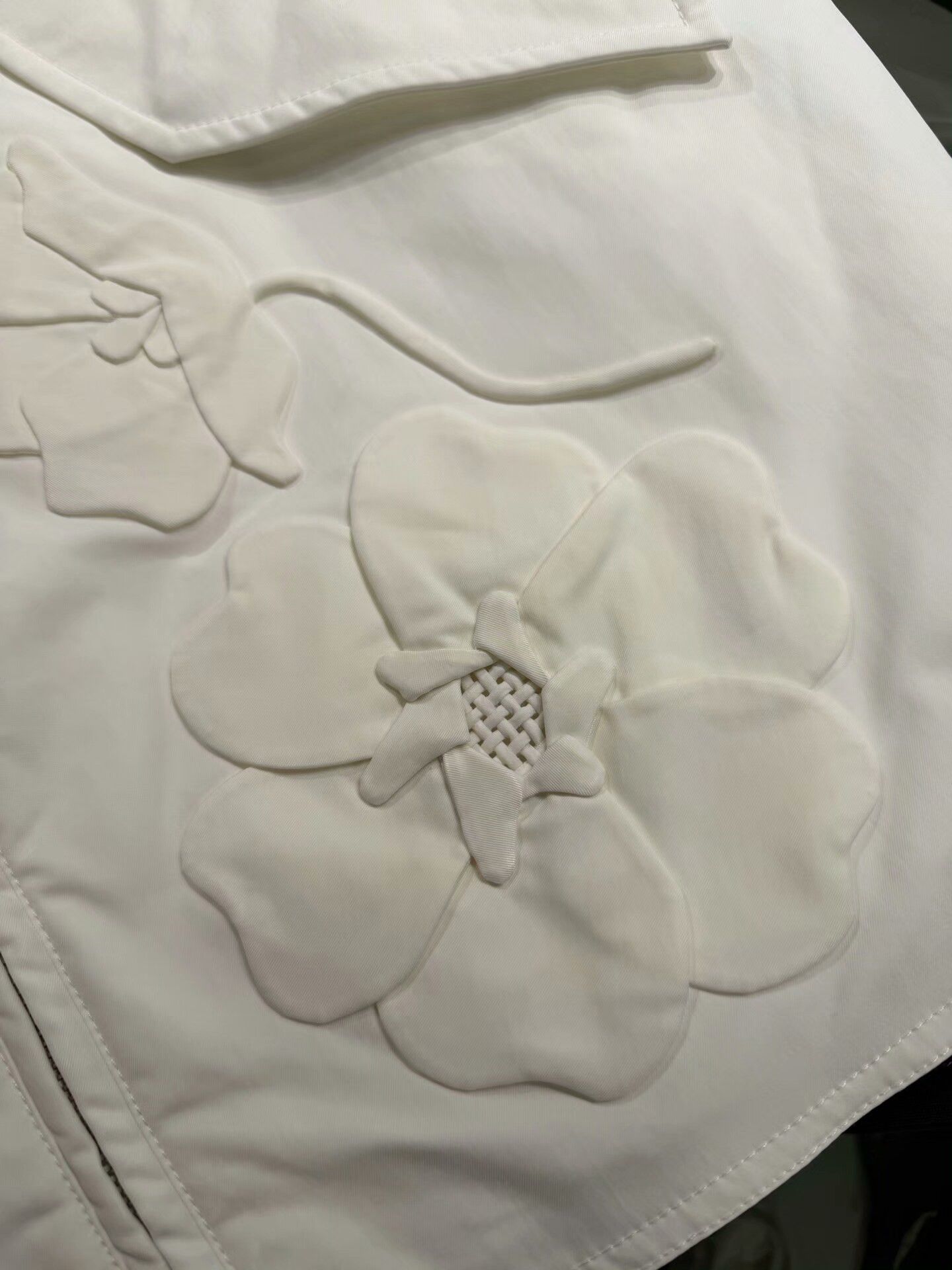 Valentino Valentino Floral Appliqué Jacket Size 52 Size US L / EU 52-54 / 3 - 6 Thumbnail