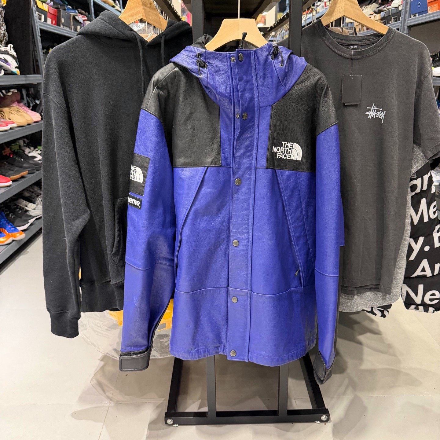 Supreme Supreme x The North Face Leather Mountain Parka Size L Size US L / EU 52-54 / 3 - 2 Thumbnail