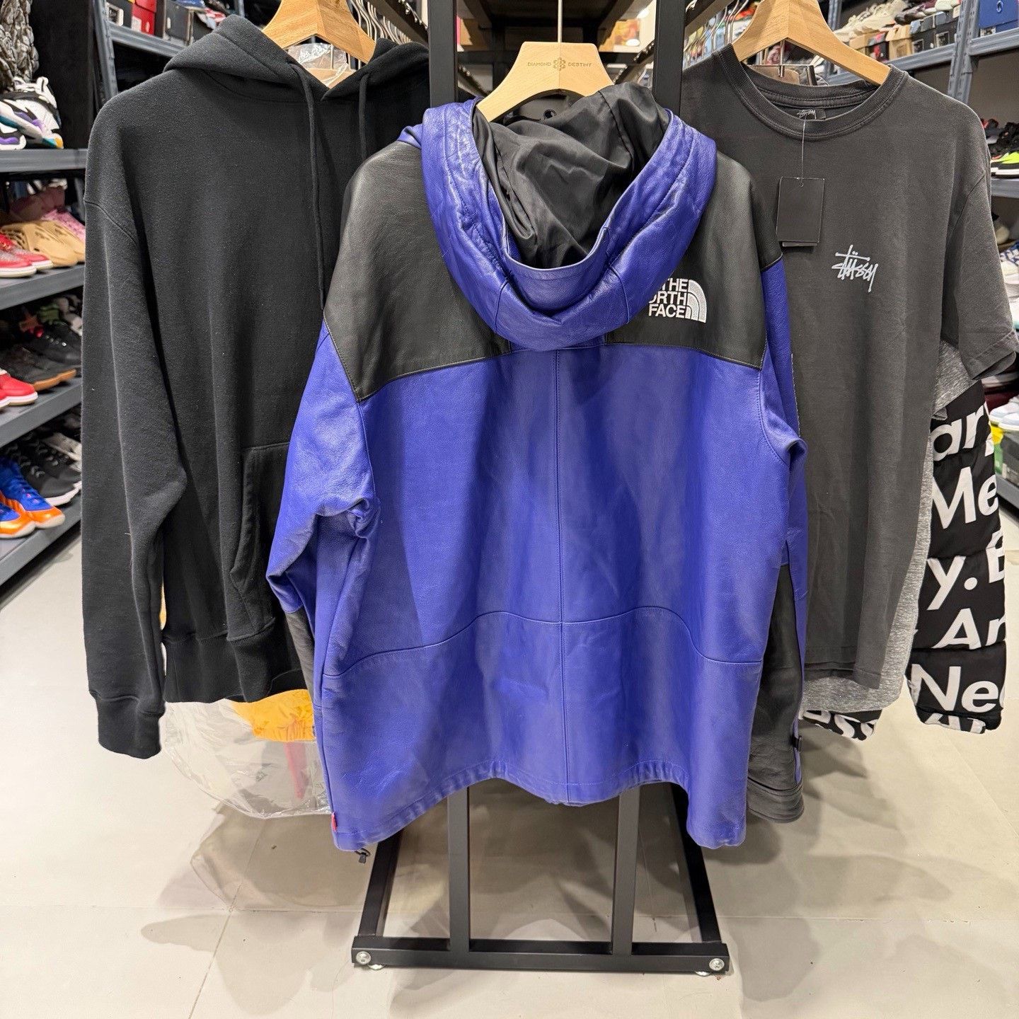 Supreme Supreme x The North Face Leather Mountain Parka Size L Size US L / EU 52-54 / 3 - 3 Thumbnail