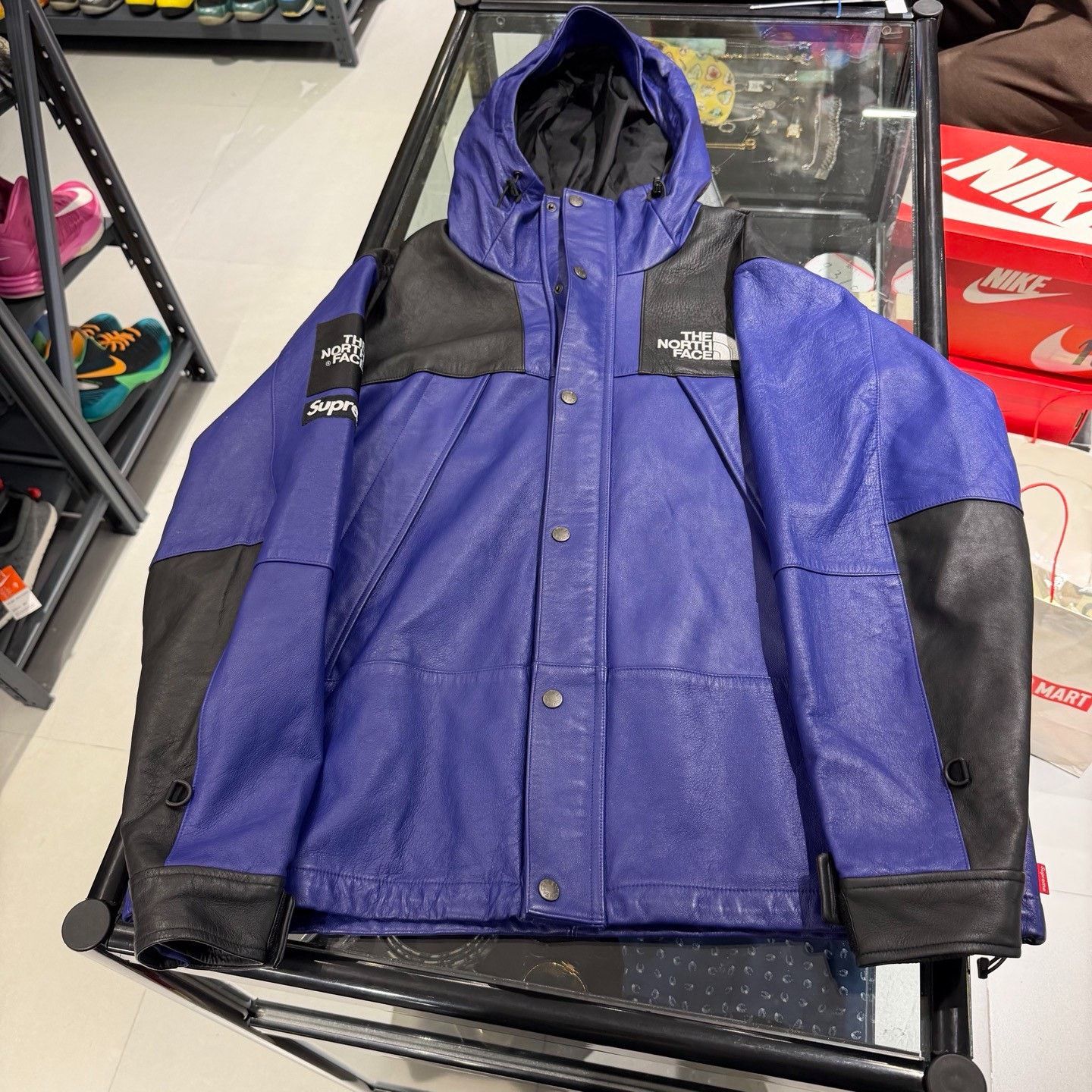 Supreme Supreme x The North Face Leather Mountain Parka Size L Size US L / EU 52-54 / 3 - 4 Thumbnail