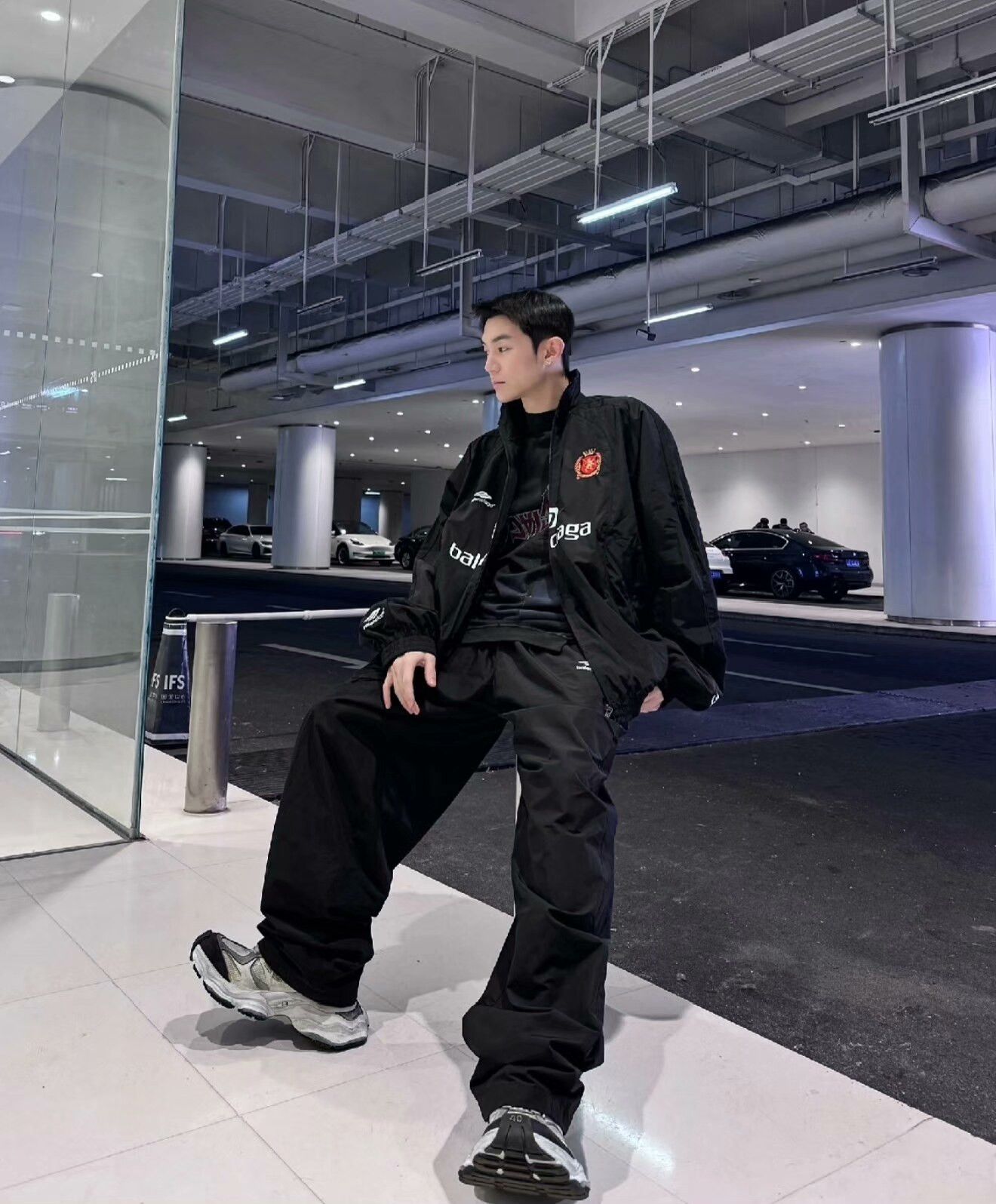 Balenciaga Balenciaga Logo Track Jacket US S Size US S / EU 44-46 / 1 - 6 Thumbnail