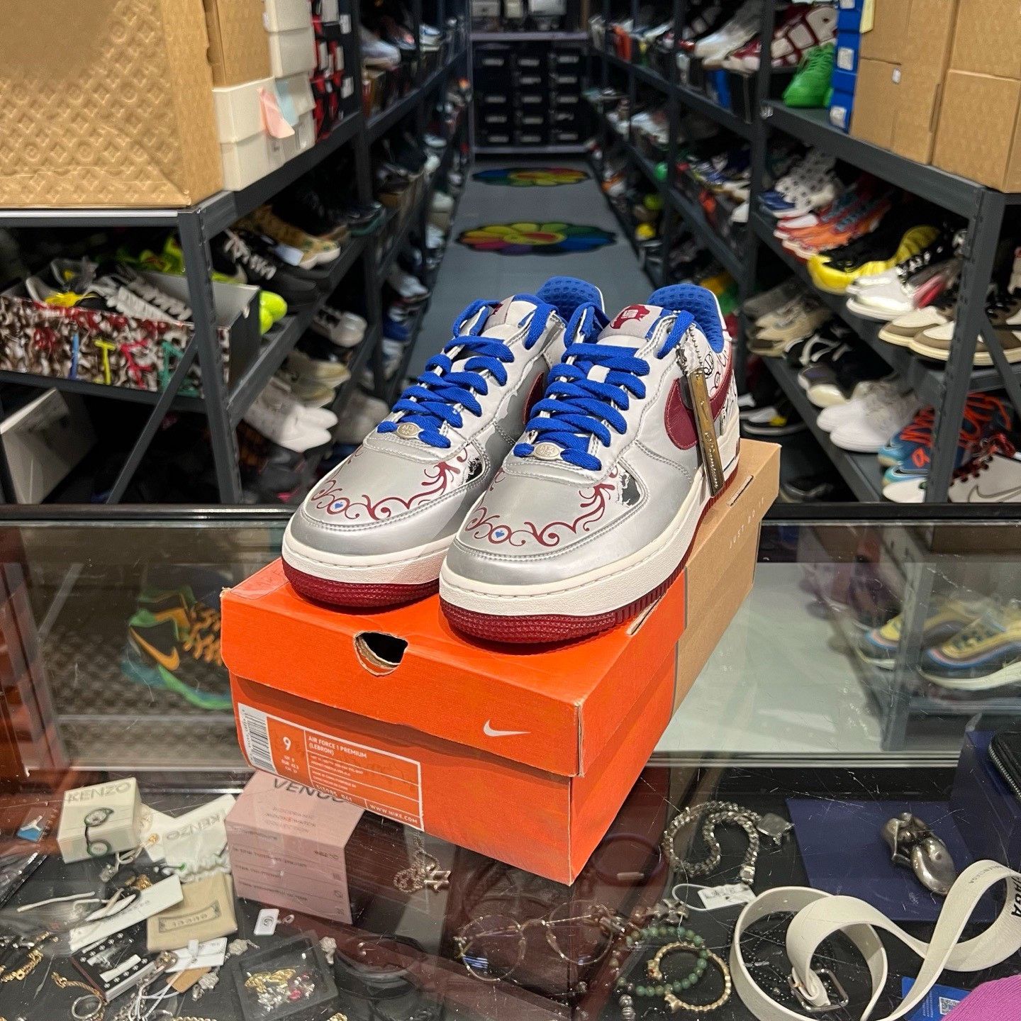 Nike Nike Air Force 1 LeBron Collection Royale Sneakers Size 9 Size US 9 / EU 42 - 2 Thumbnail