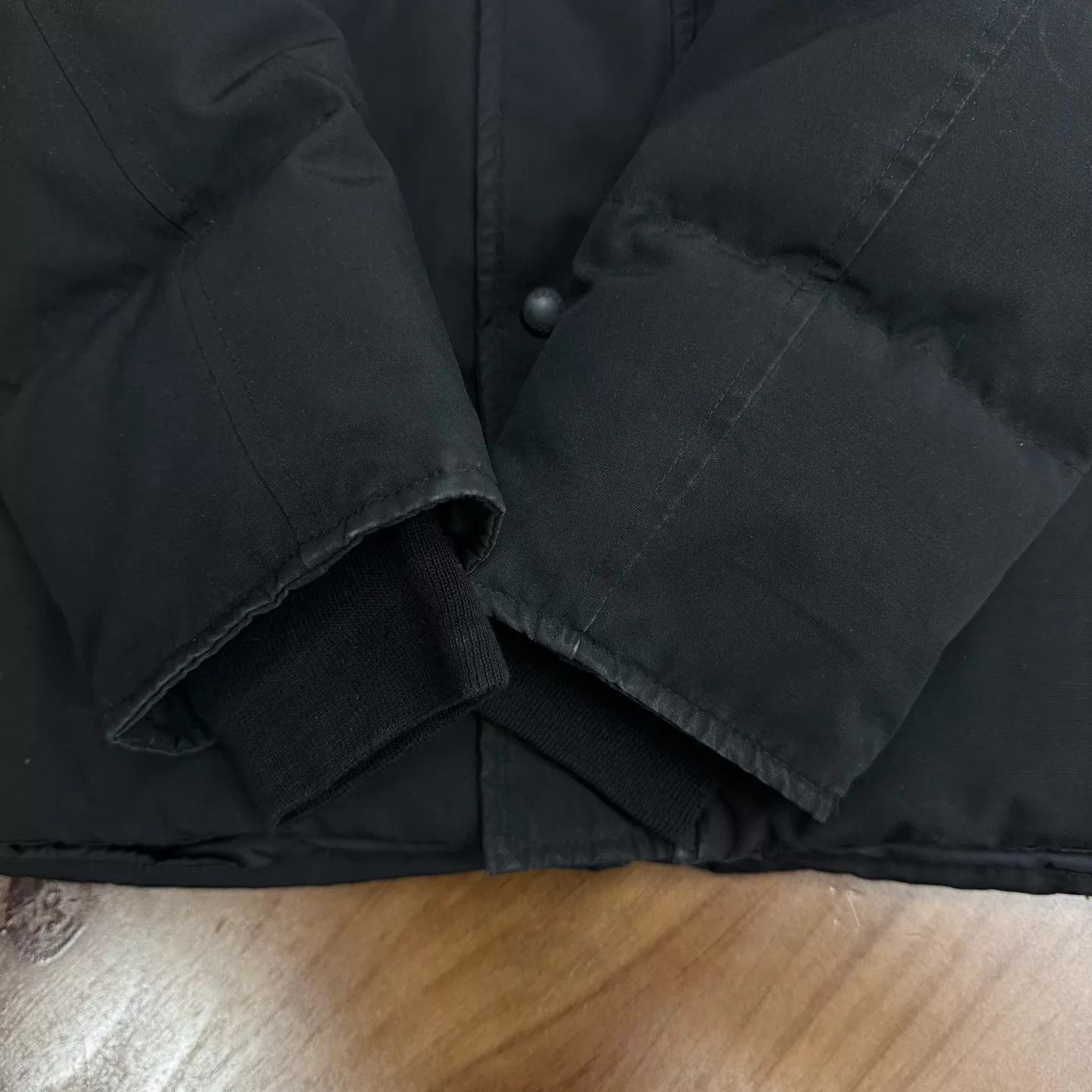 Canada Goose Wyndham Black Heavy Coat in Size L Size US L / EU 52-54 / 3 - 4 Thumbnail