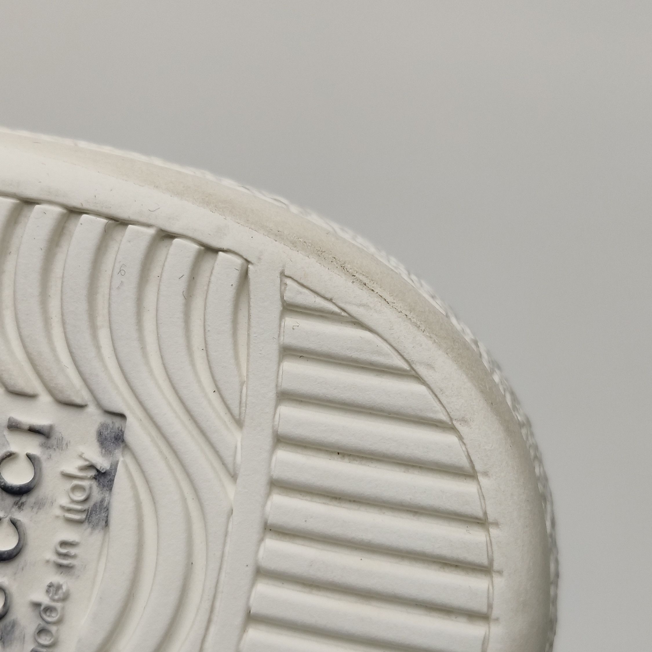Gucci Gucci Women 5 Lowtop Sneakers Size US 5 / IT 35 - 13 Thumbnail