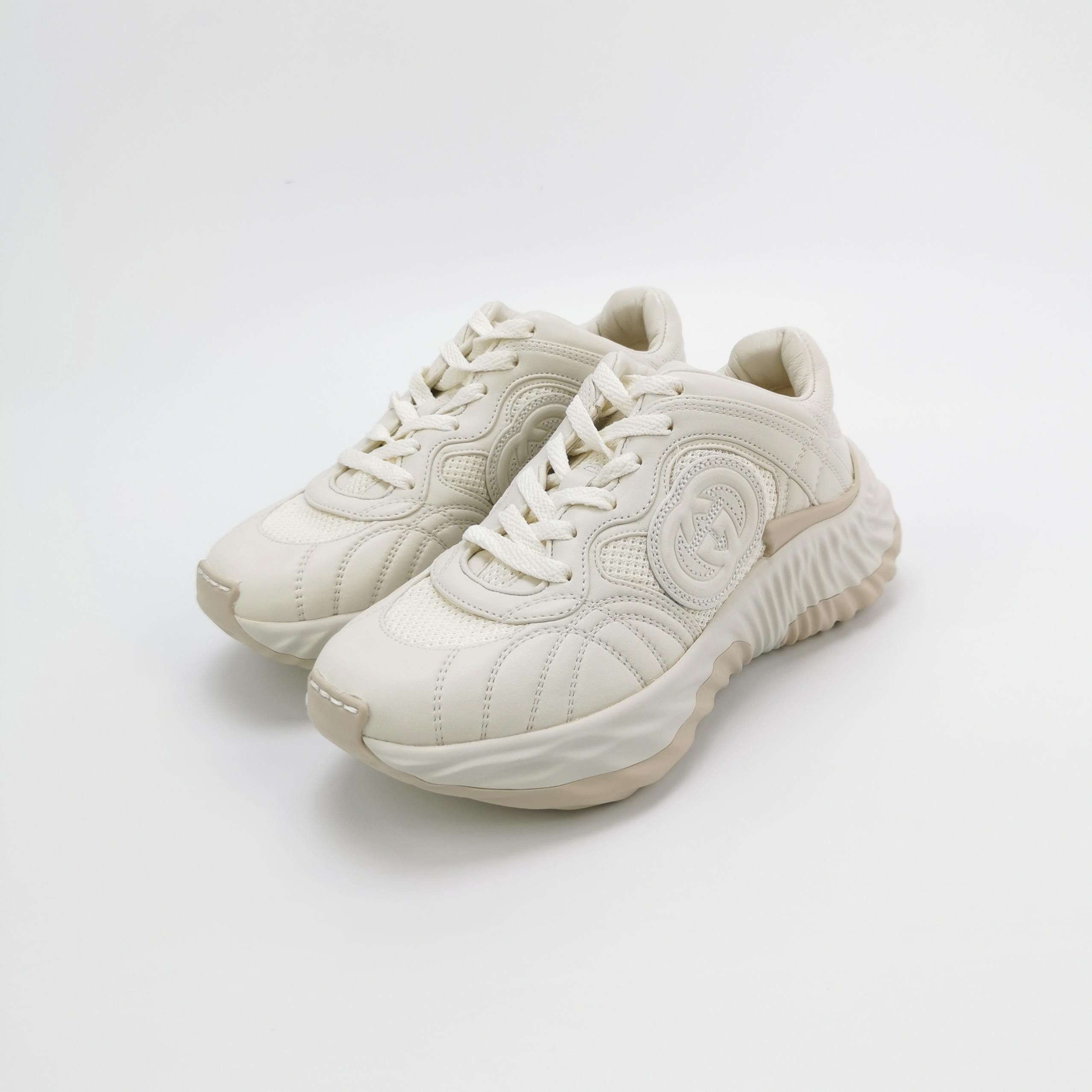 Gucci Gucci Women 5 Lowtop Sneakers Size US 5 / IT 35 - 2 Thumbnail