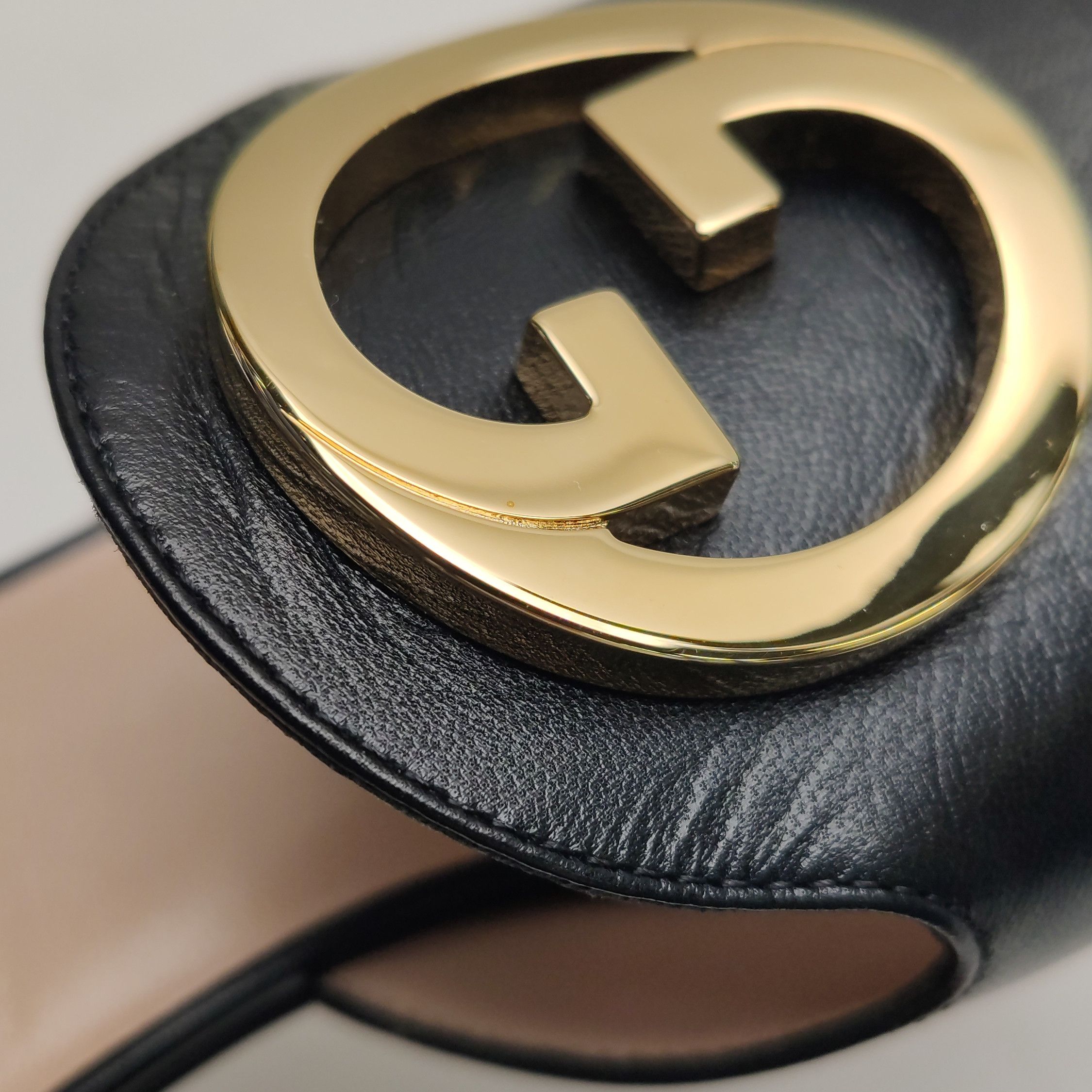 Gucci Gucci Women 9 Sandals Size US 9 / IT 39 - 12 Thumbnail