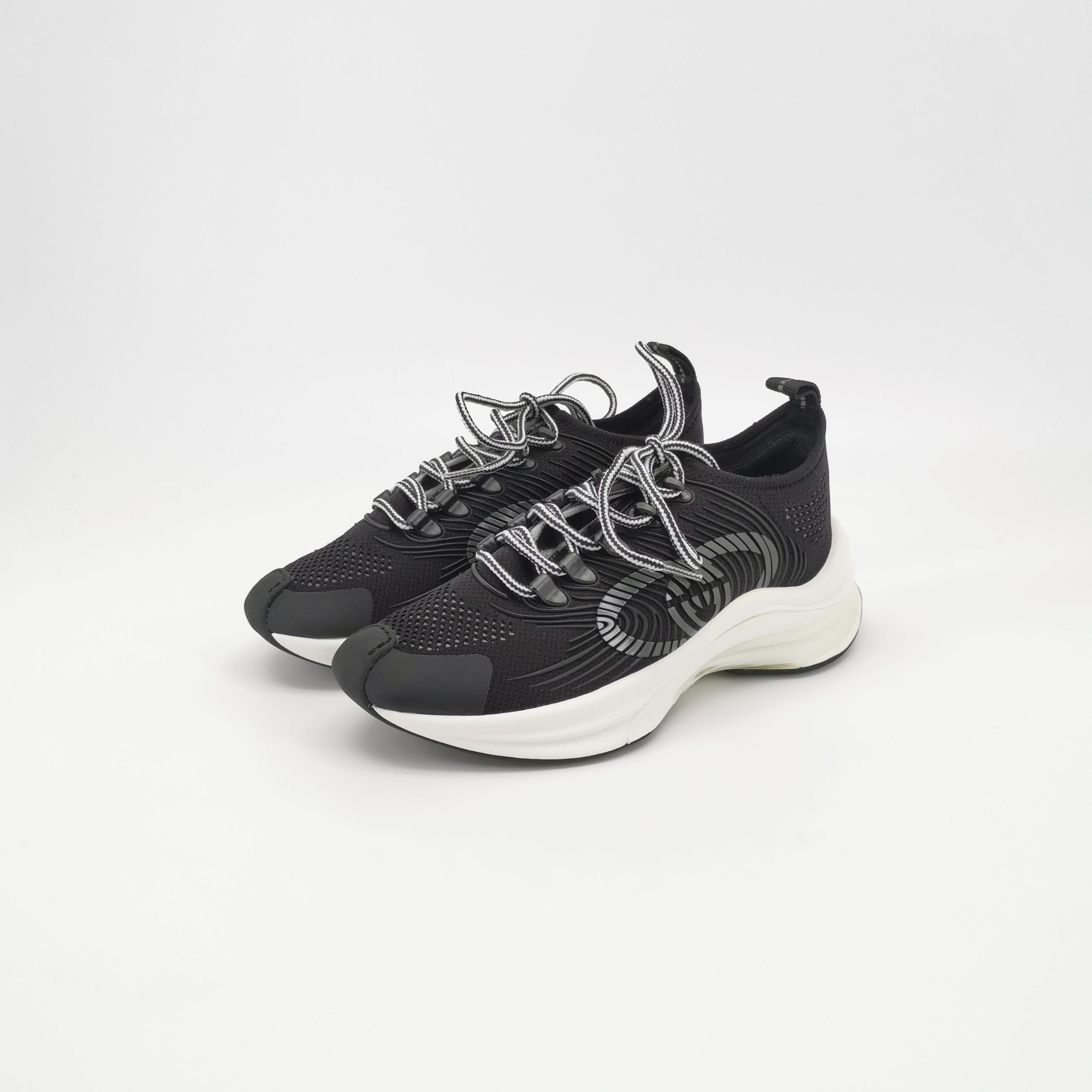 Gucci Gucci Women 5 Lowtop Sneakers Size US 5 / IT 35 - 2 Thumbnail
