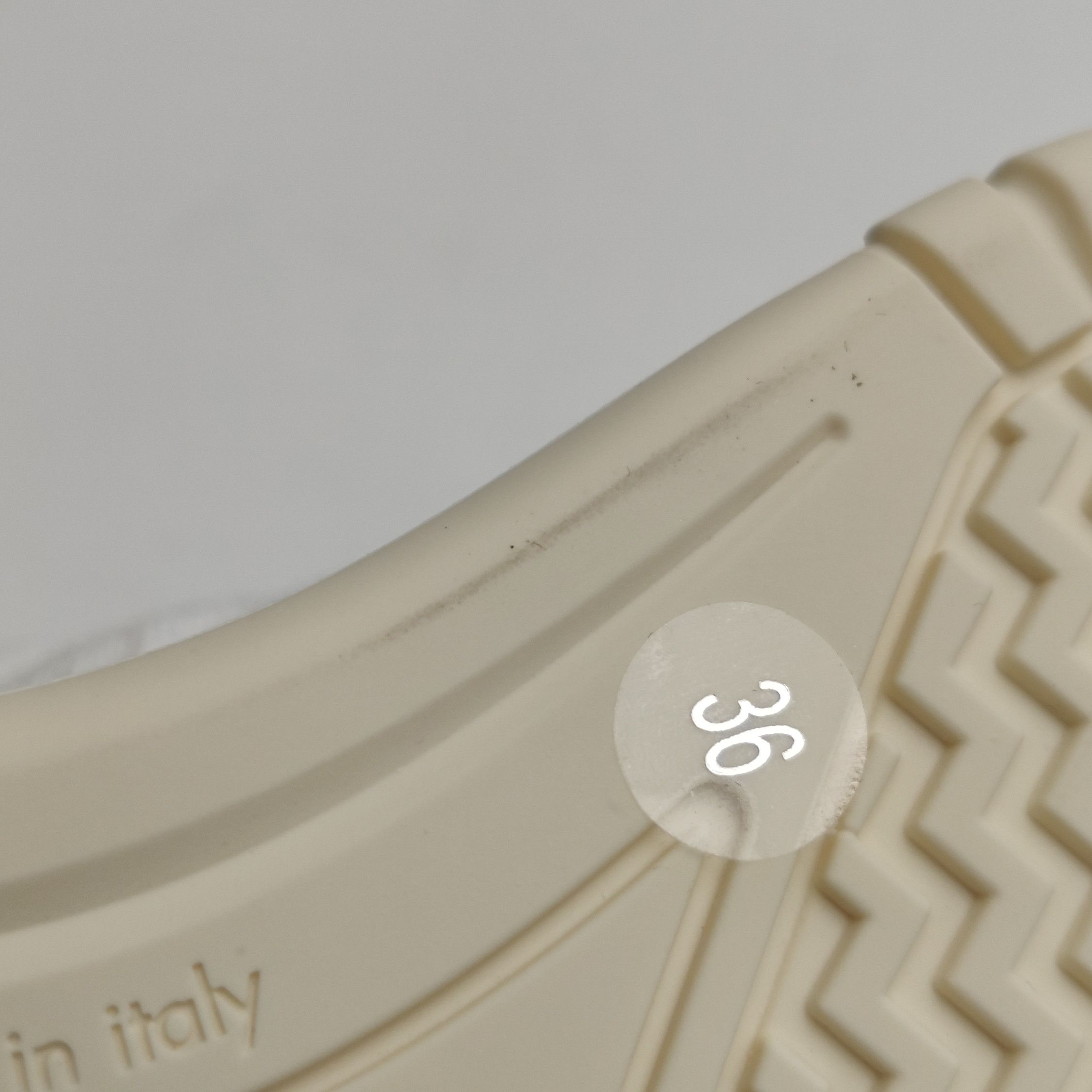 Gucci Gucci Women 6 Lowtop Sneakers Size US 6 / IT 36 - 7 Thumbnail