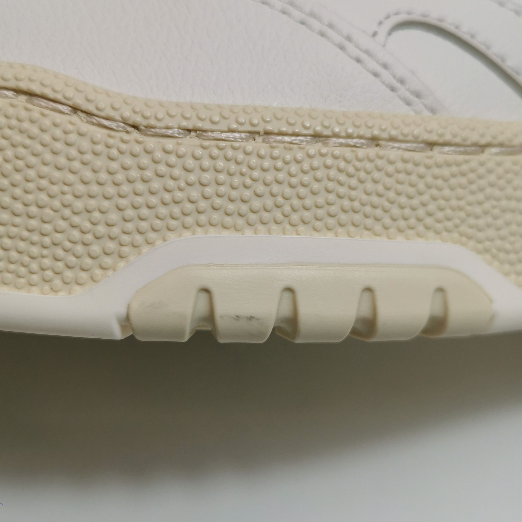 Gucci Gucci Women 6 Lowtop Sneakers Size US 6 / IT 36 - 10 Thumbnail