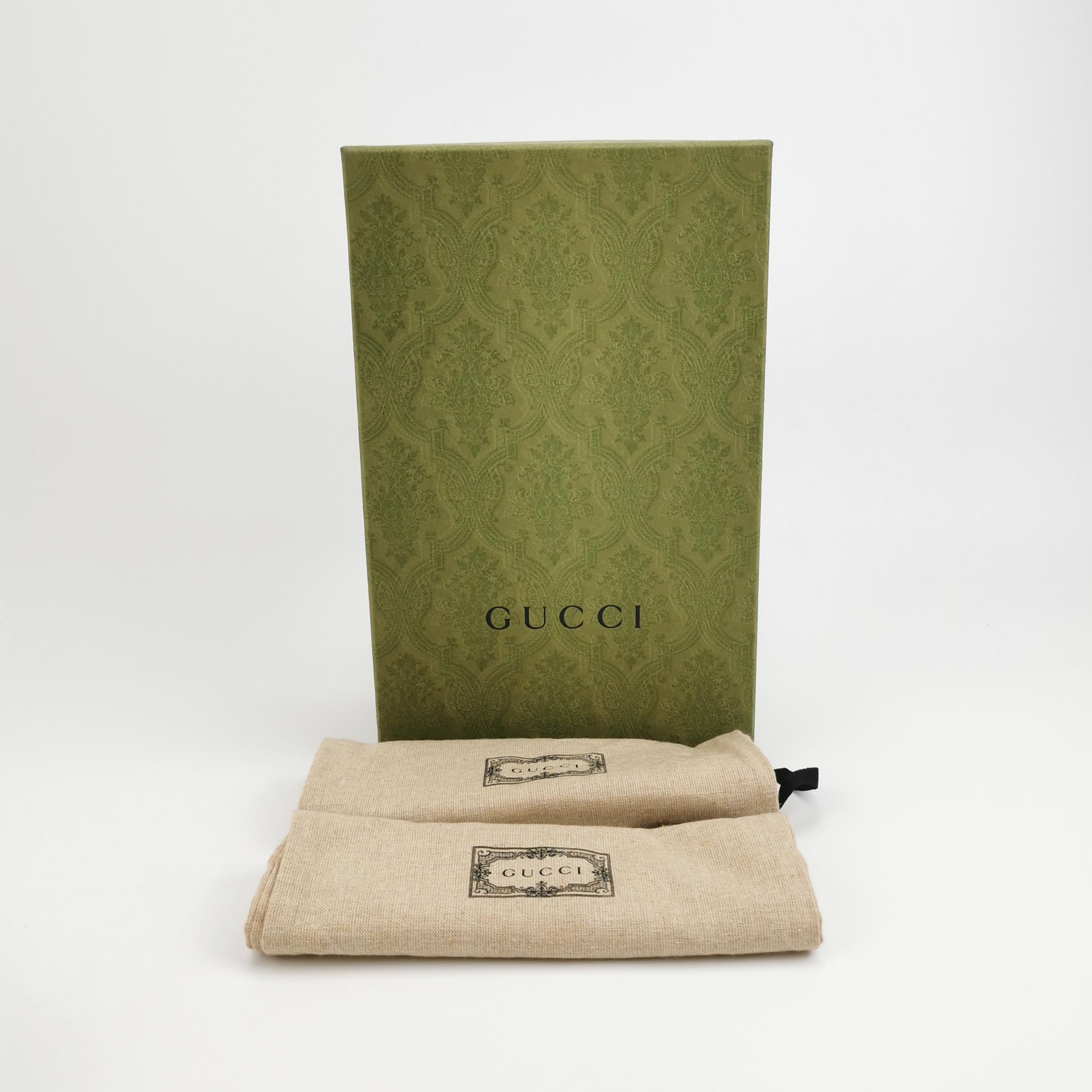 Gucci Gucci Women 5 Lowtop Sneakers Size US 5 / IT 35 - 6 Thumbnail