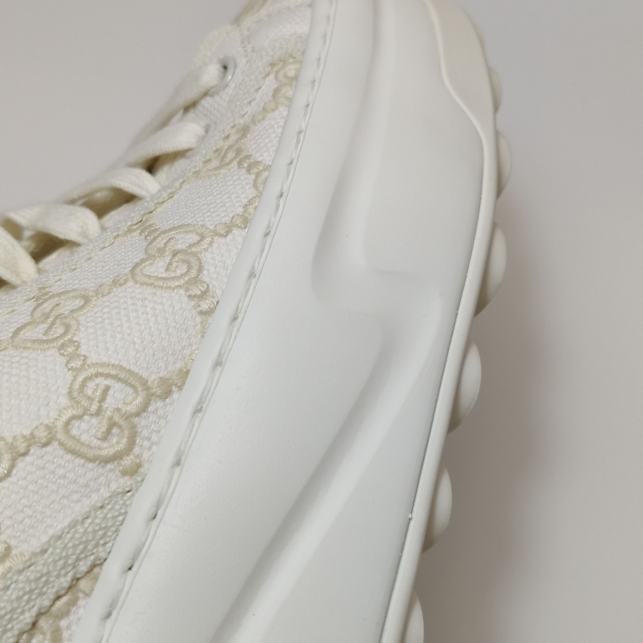 Gucci Gucci Women 6-5 Lowtop Sneakers Size US 6.5 / IT 36.5 - 8 Thumbnail