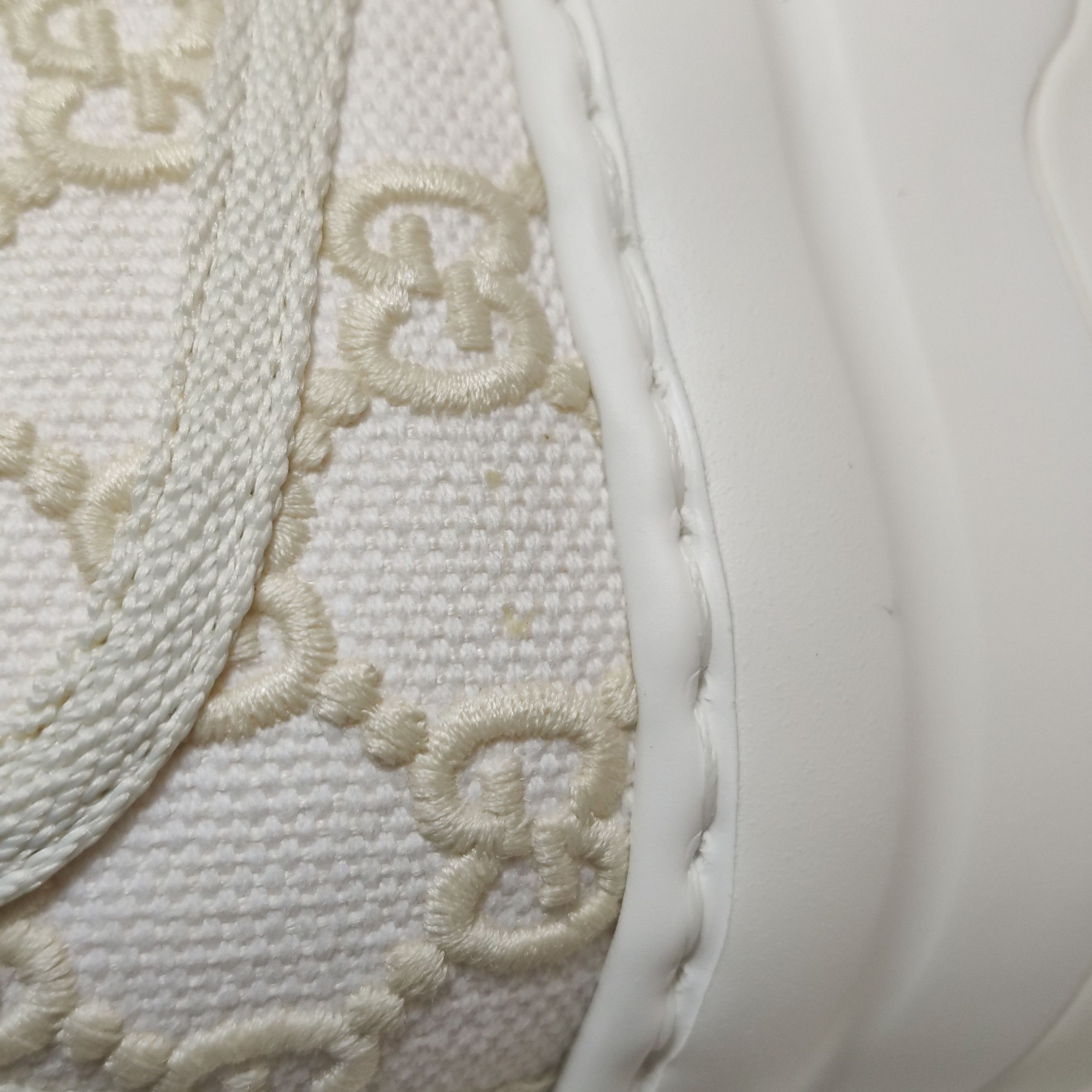 Gucci Gucci Women 6-5 Lowtop Sneakers Size US 6.5 / IT 36.5 - 9 Thumbnail