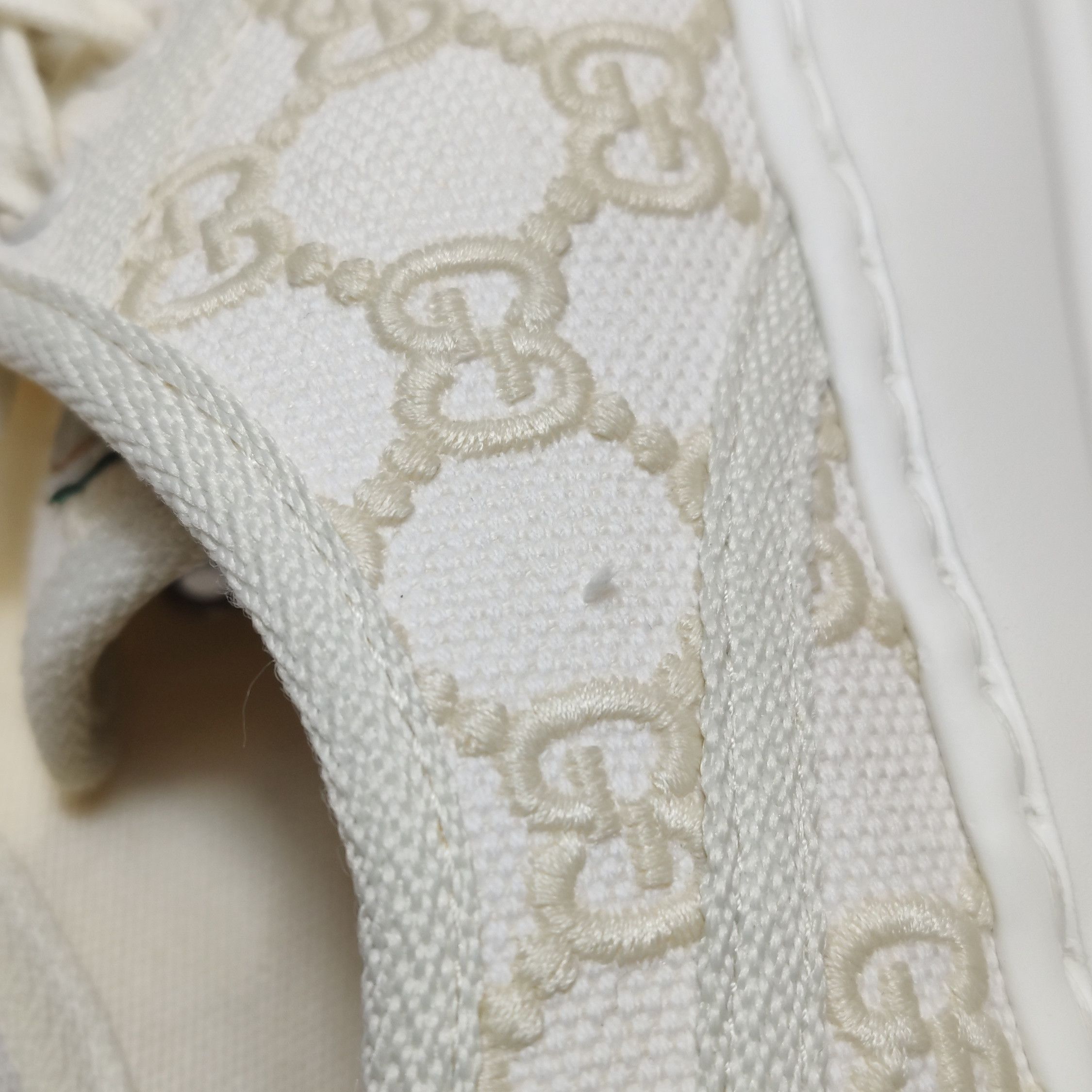 Gucci Gucci Women 6-5 Lowtop Sneakers Size US 6.5 / IT 36.5 - 10 Thumbnail
