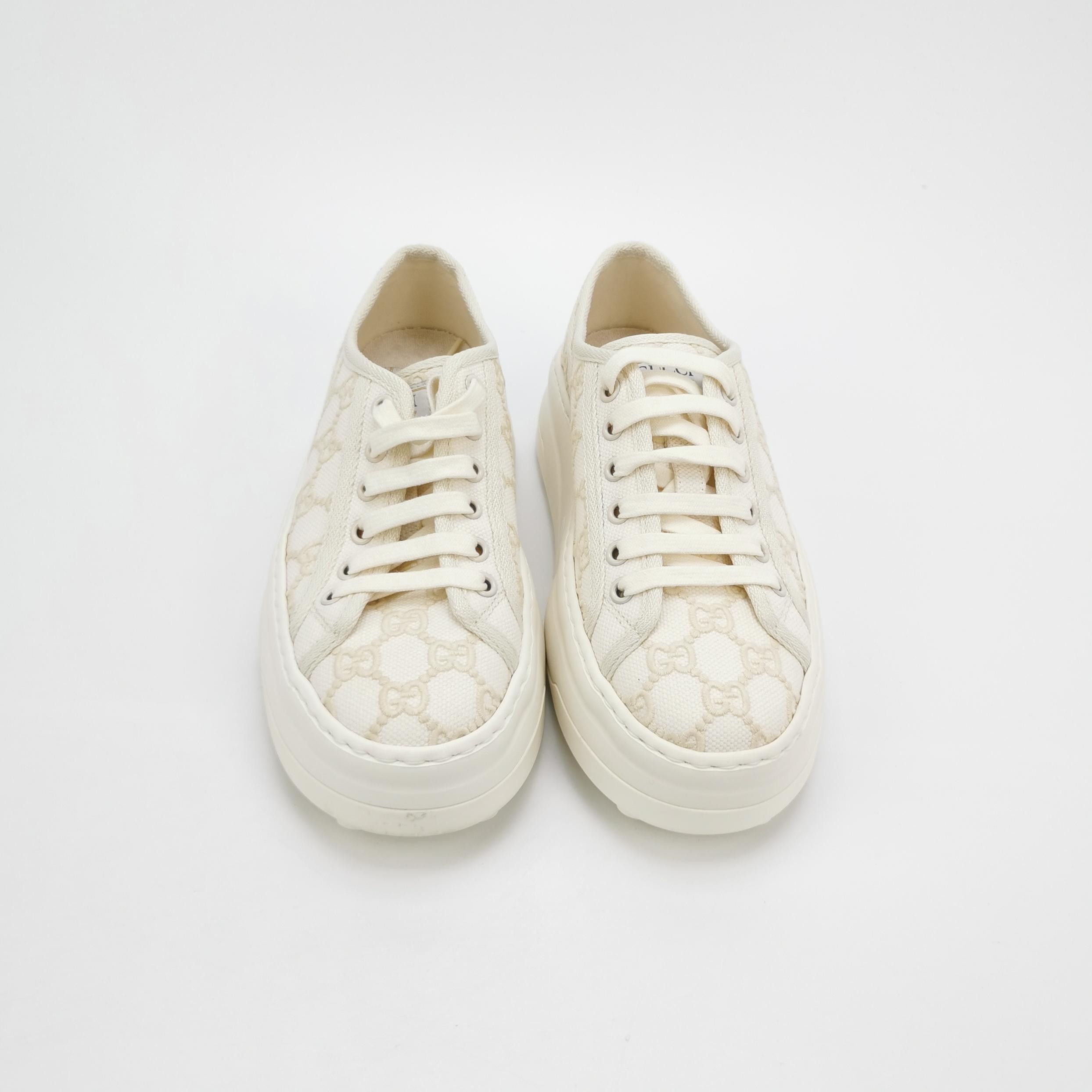 Gucci Gucci Women 6-5 Lowtop Sneakers Size US 6.5 / IT 36.5 - 3 Thumbnail