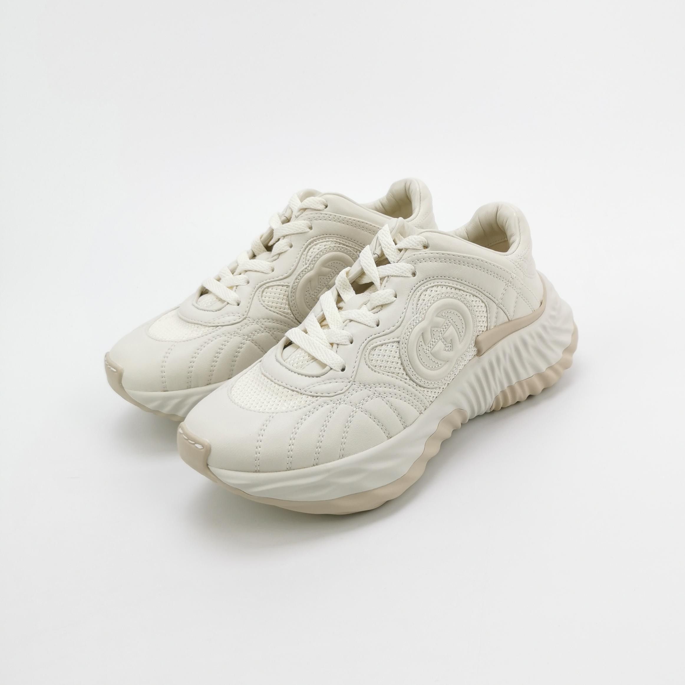 Gucci Gucci Women 5 Lowtop Sneakers Size US 5 / IT 35 - 2 Thumbnail