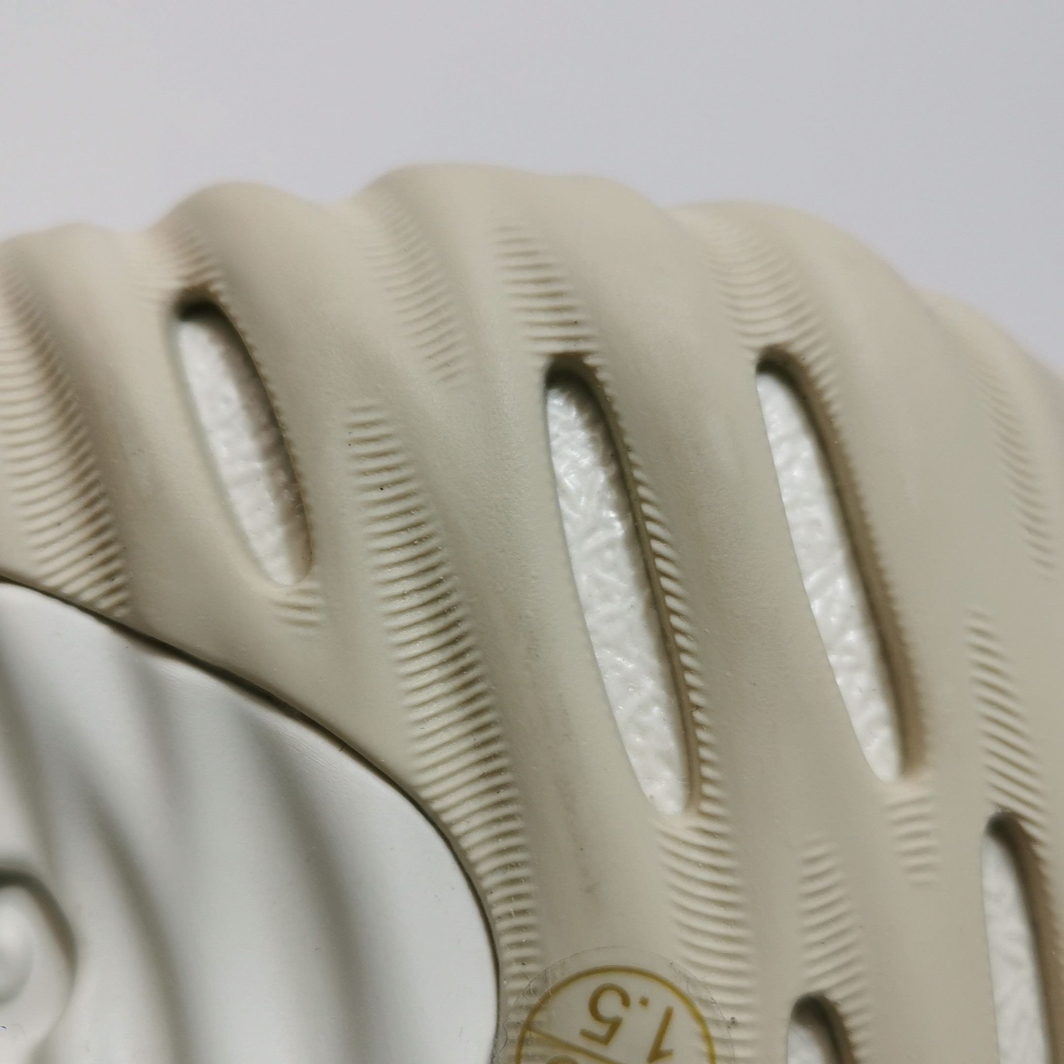 Gucci Gucci Women 5 Lowtop Sneakers Size US 5 / IT 35 - 9 Thumbnail
