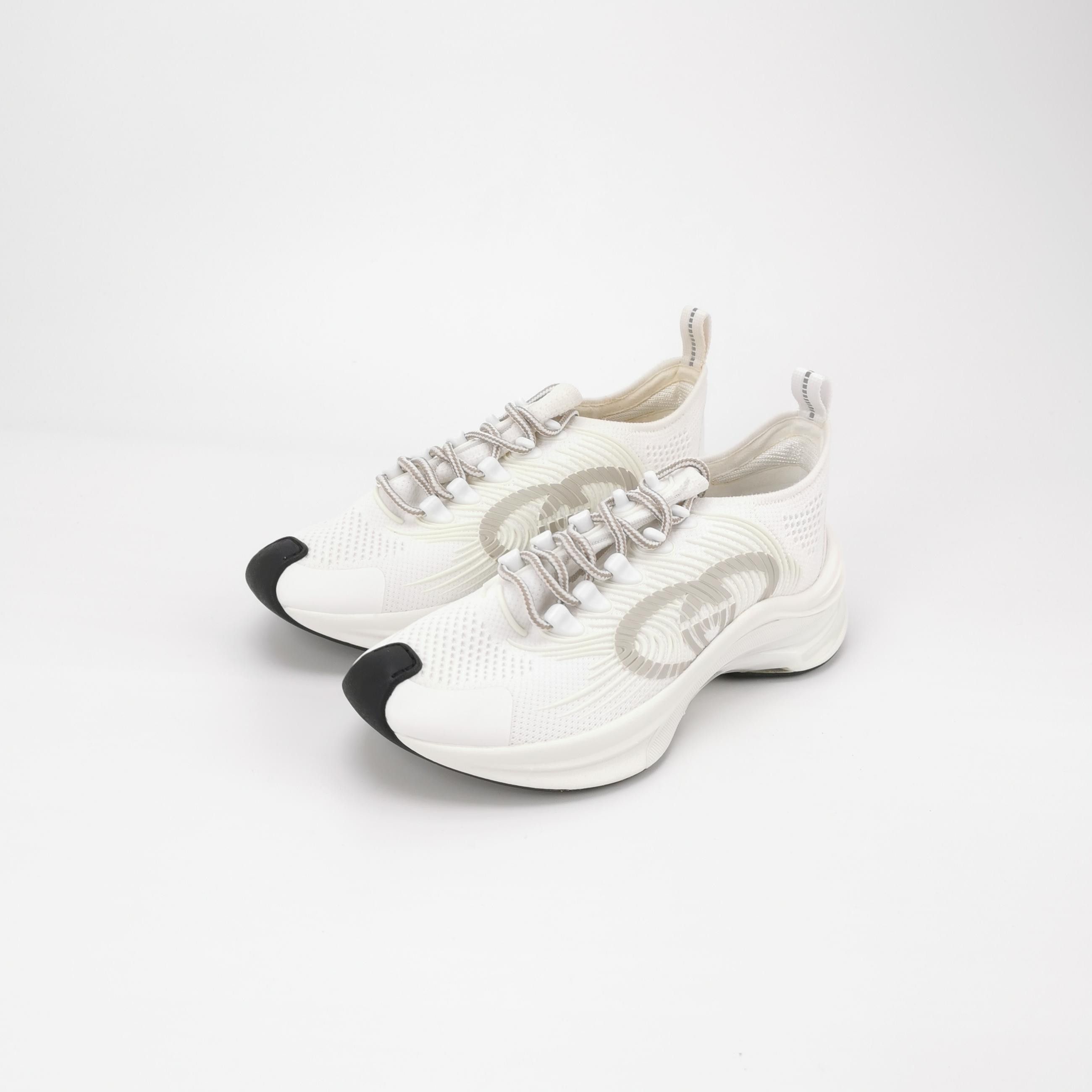 Gucci Gucci Women 6 Lowtop Sneakers Size US 6 / IT 36 - 2 Thumbnail