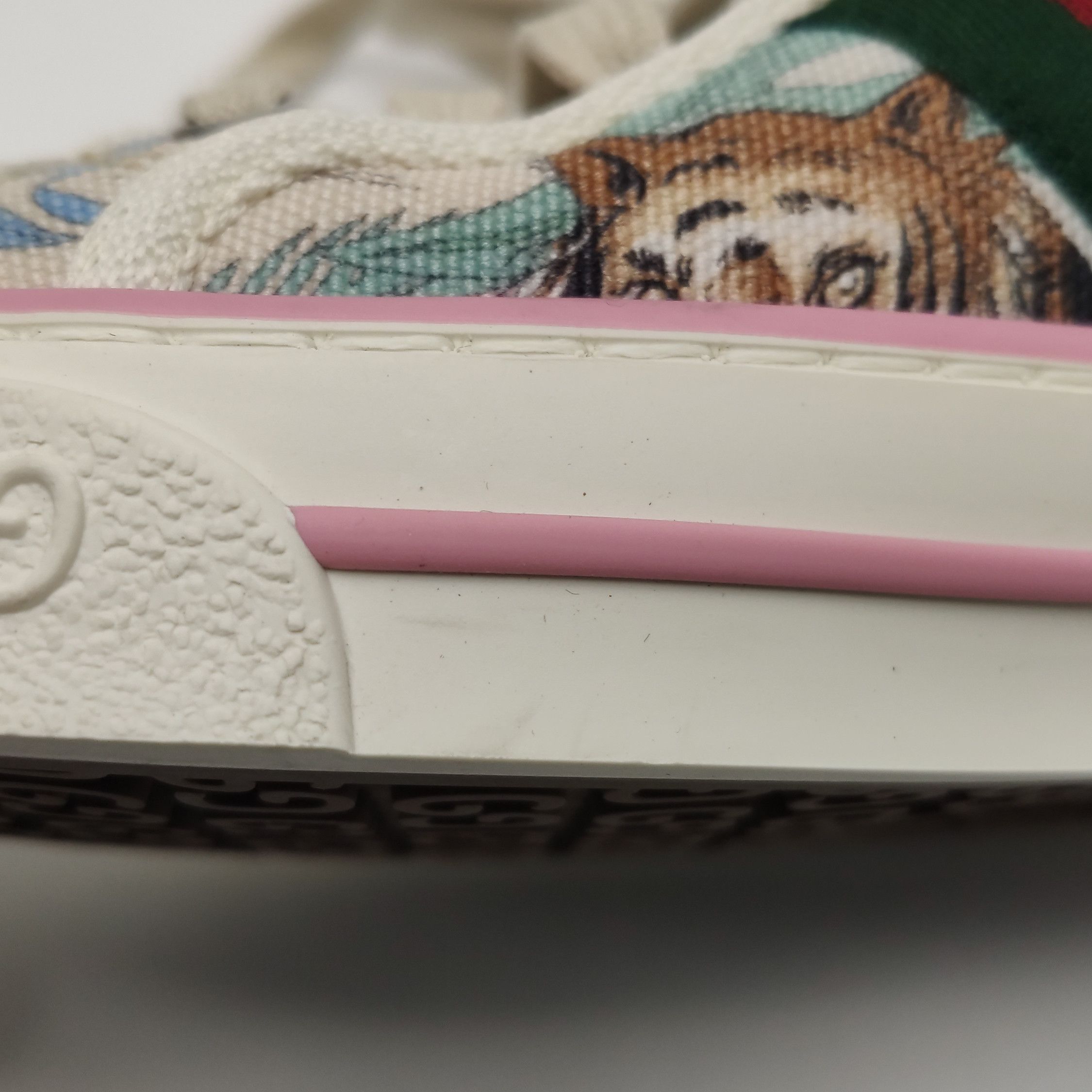Gucci Gucci Women 7 Lowtop Sneakers Size US 7 / IT 37 - 8 Thumbnail