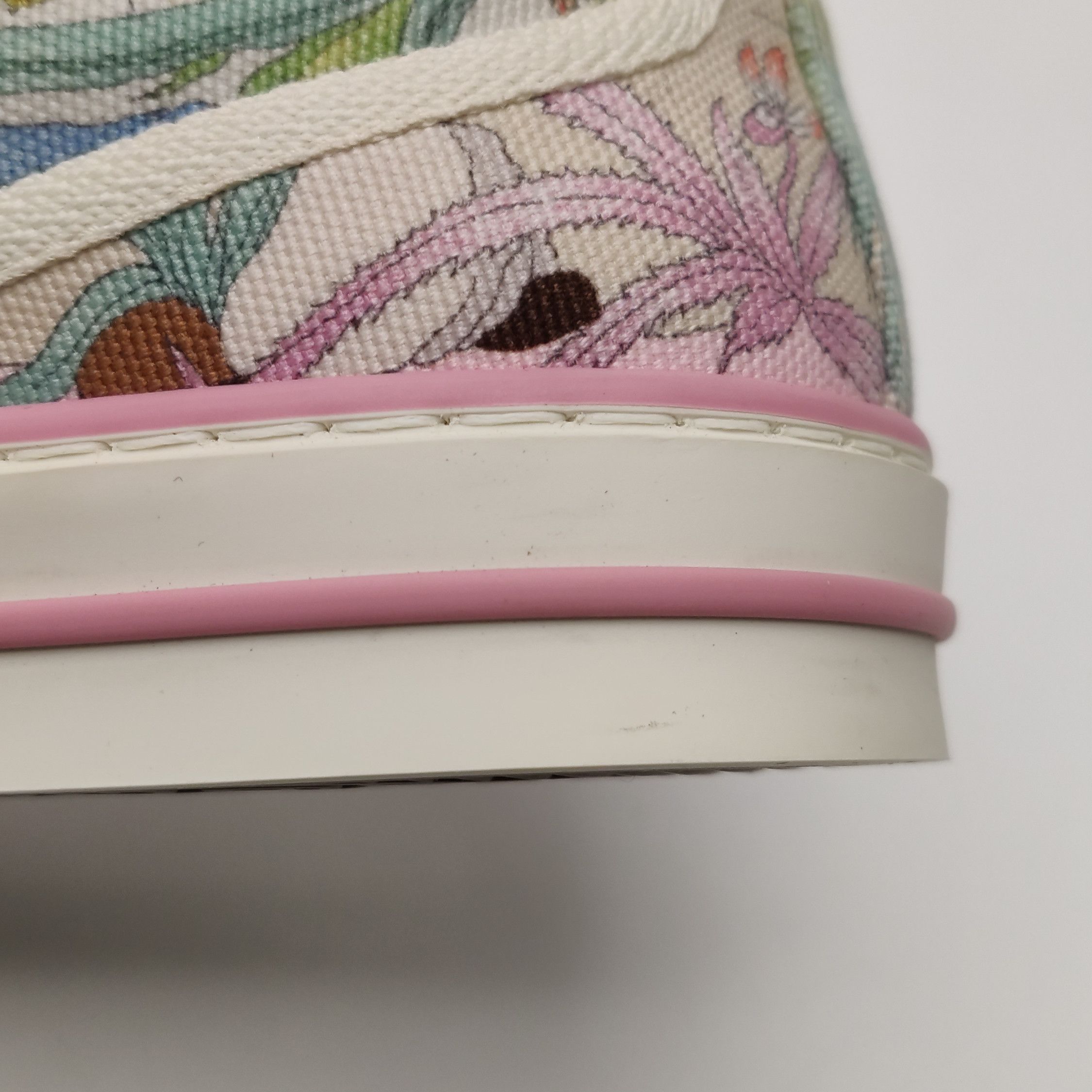 Gucci Gucci Women 7 Lowtop Sneakers Size US 7 / IT 37 - 7 Thumbnail