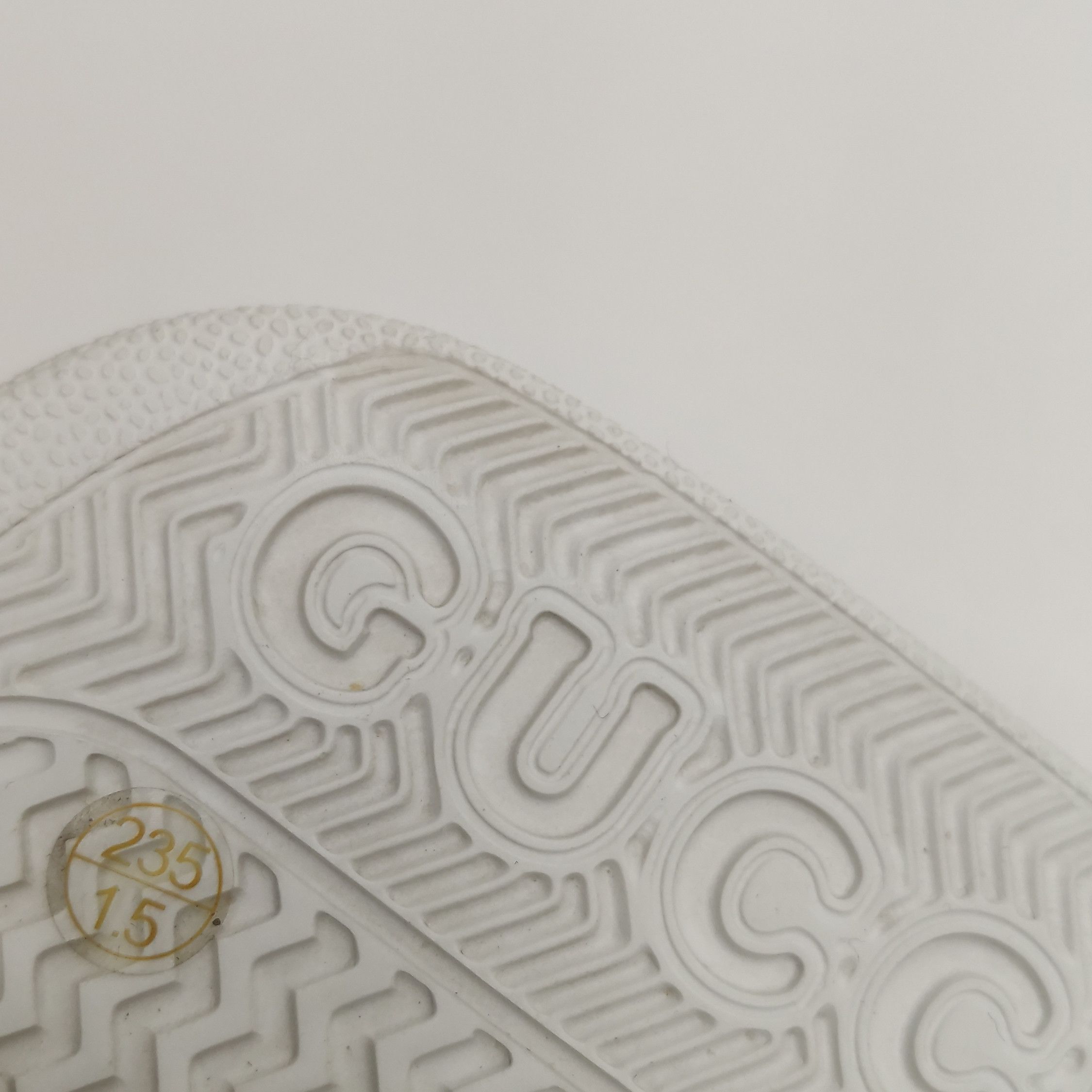 Gucci Gucci Women 7-5 Lowtop Sneakers Size US 7.5 / IT 37.5 - 10 Thumbnail