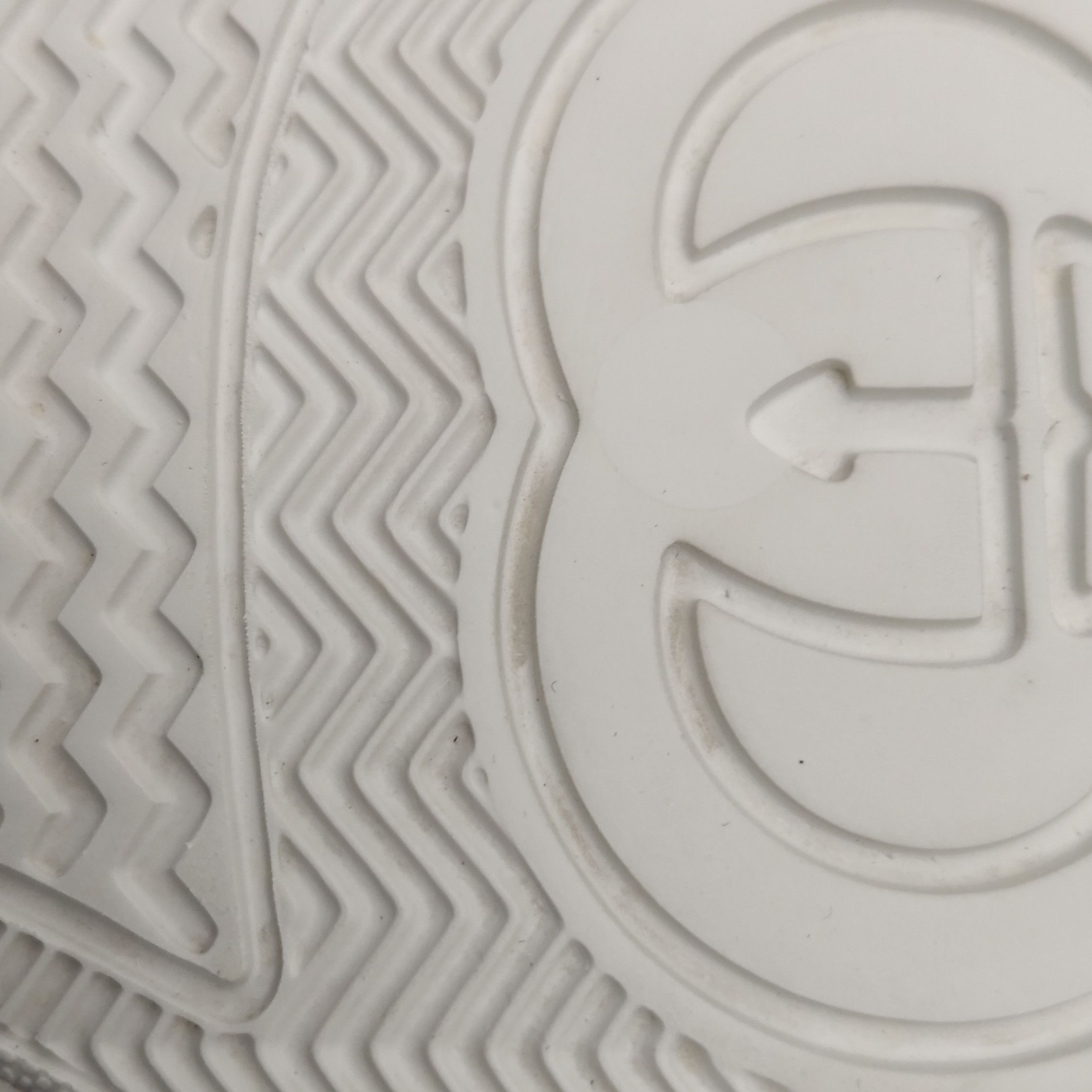 Gucci Gucci Women 7-5 Lowtop Sneakers Size US 7.5 / IT 37.5 - 11 Thumbnail