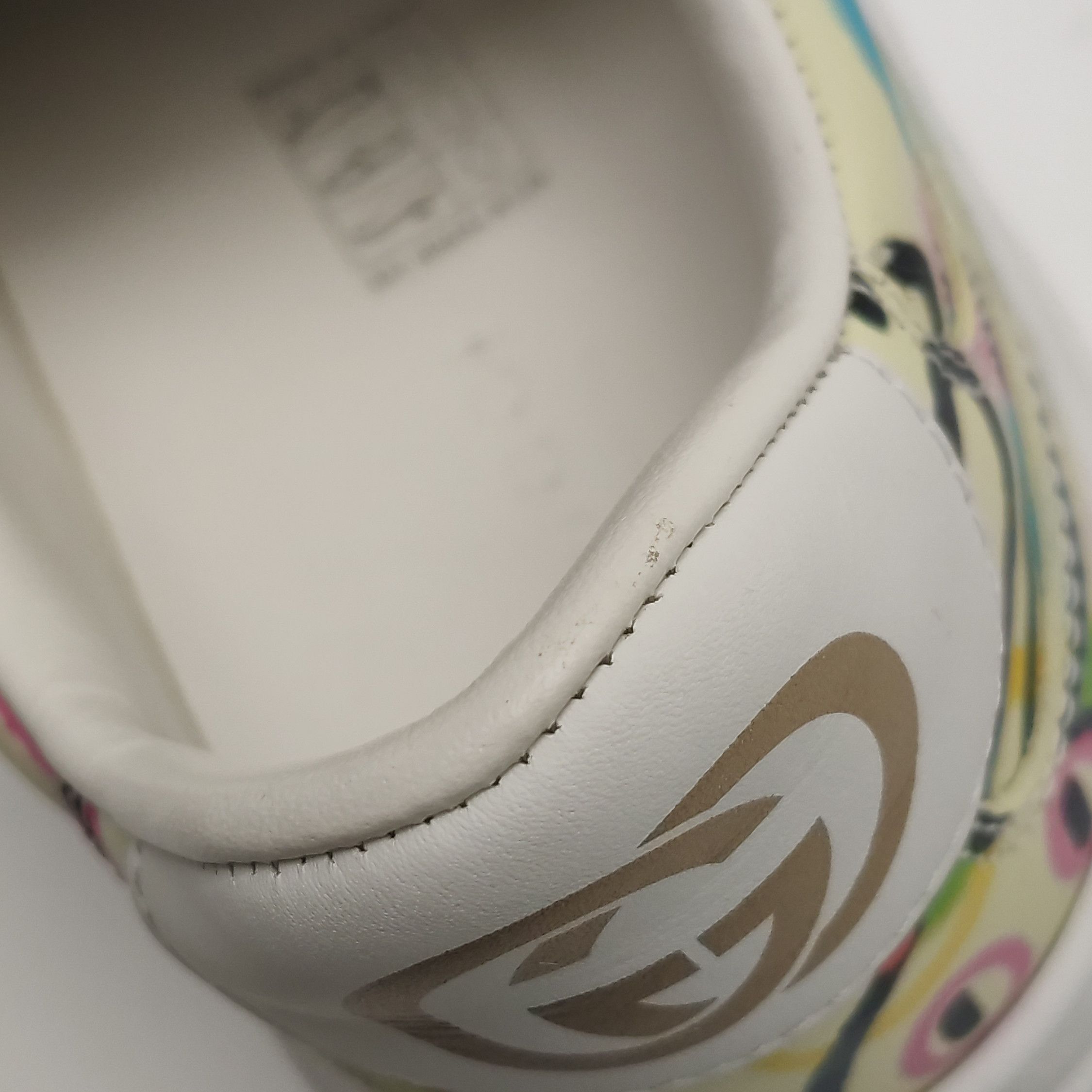Gucci Gucci Women 7-5 Lowtop Sneakers Size US 7.5 / IT 37.5 - 8 Thumbnail