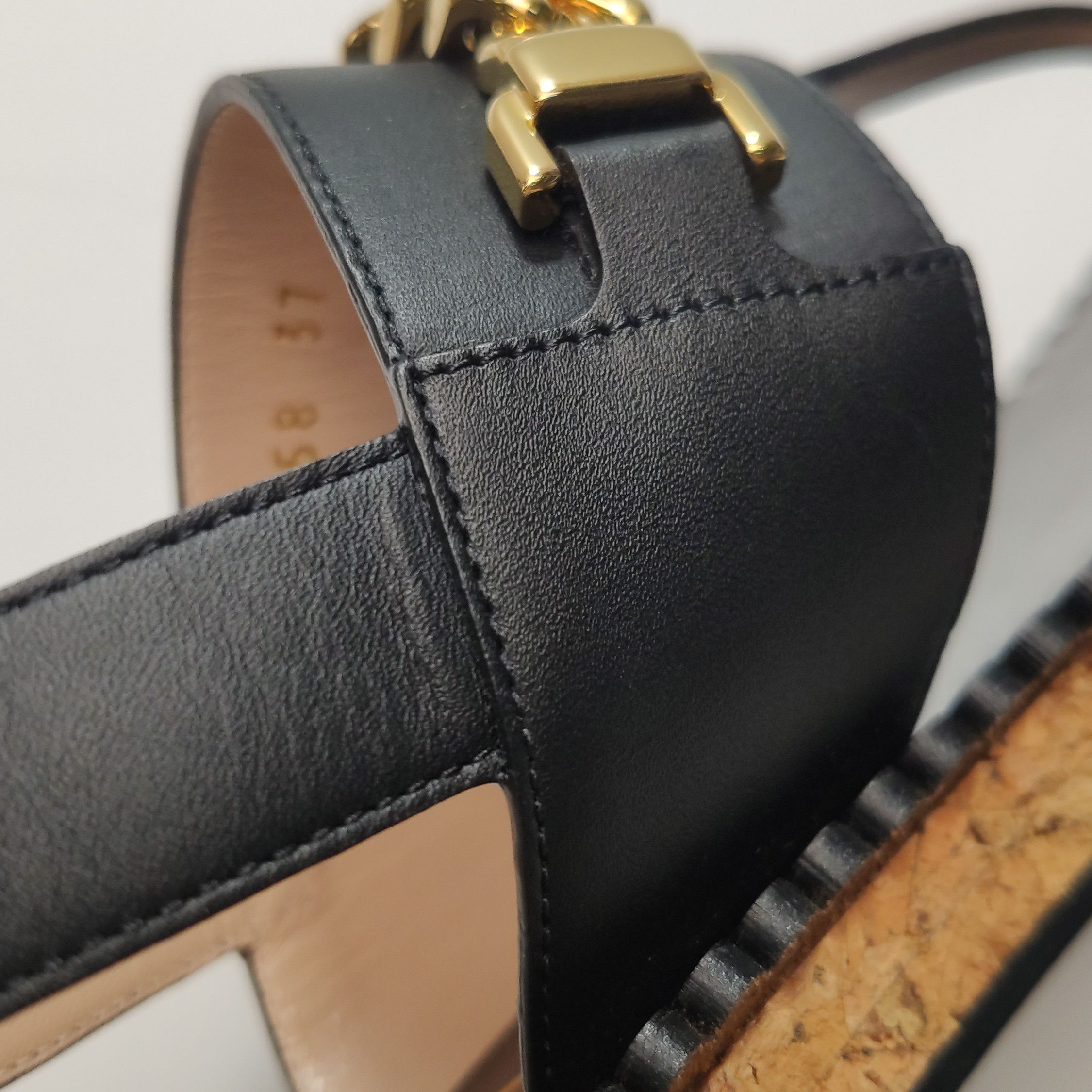 Gucci Gucci Women 7 Sandals Size US 7 / IT 37 - 14 Thumbnail