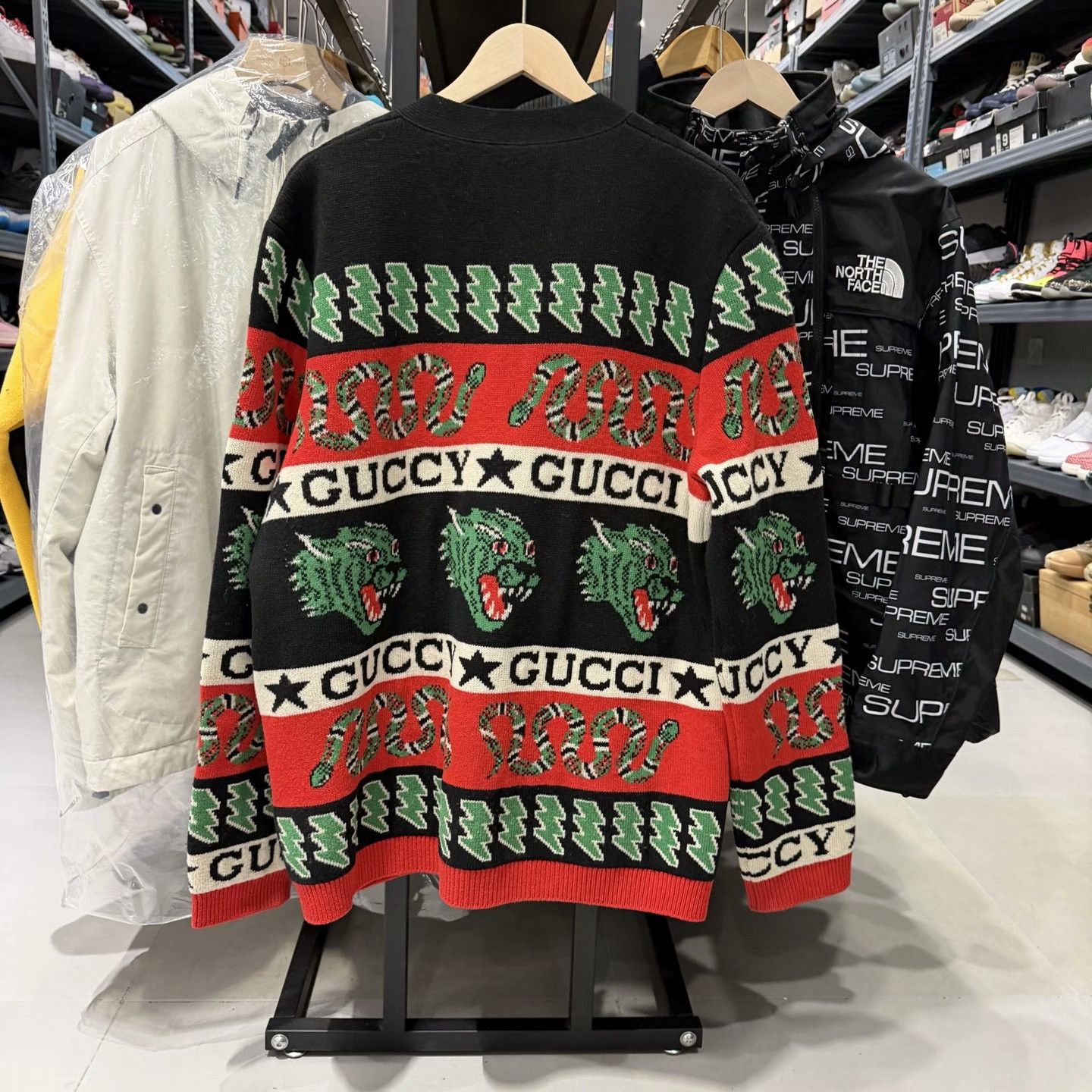 Gucci Gucci Snake Tiger Cardigan Size M Size US M / EU 48-50 / 2 - 3 Thumbnail