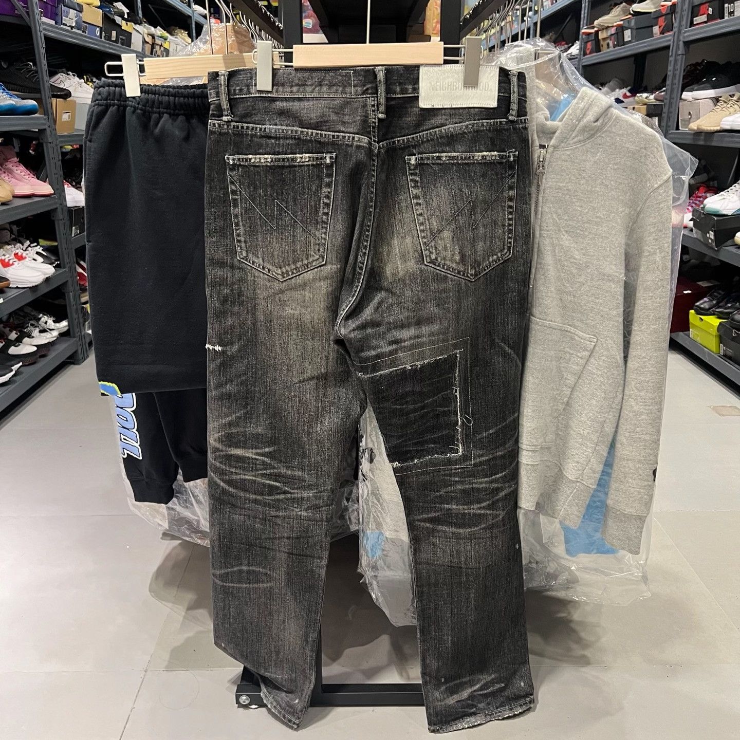 Neighborhood Neighborhood 232 DP-MID Distressed Denim Jeans Size L Size US 34 / EU 50 - 3 Thumbnail