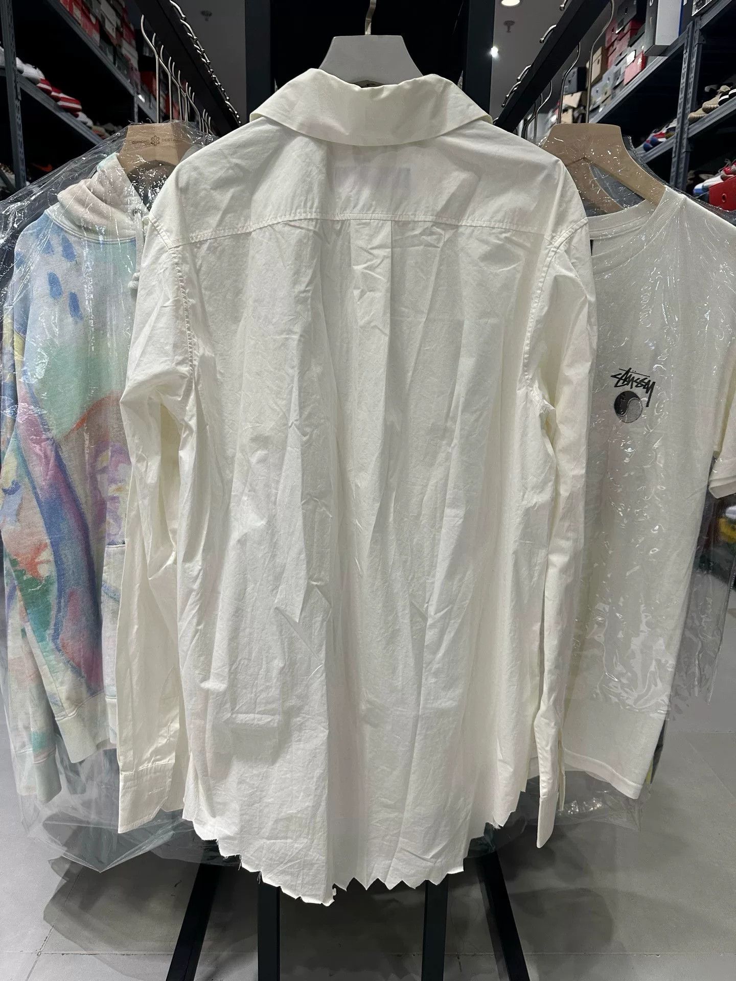 Louis Vuitton Louis Vuitton White Long Sleeve Shirt Size S Size US S / EU 44-46 / 1 - 3 Thumbnail