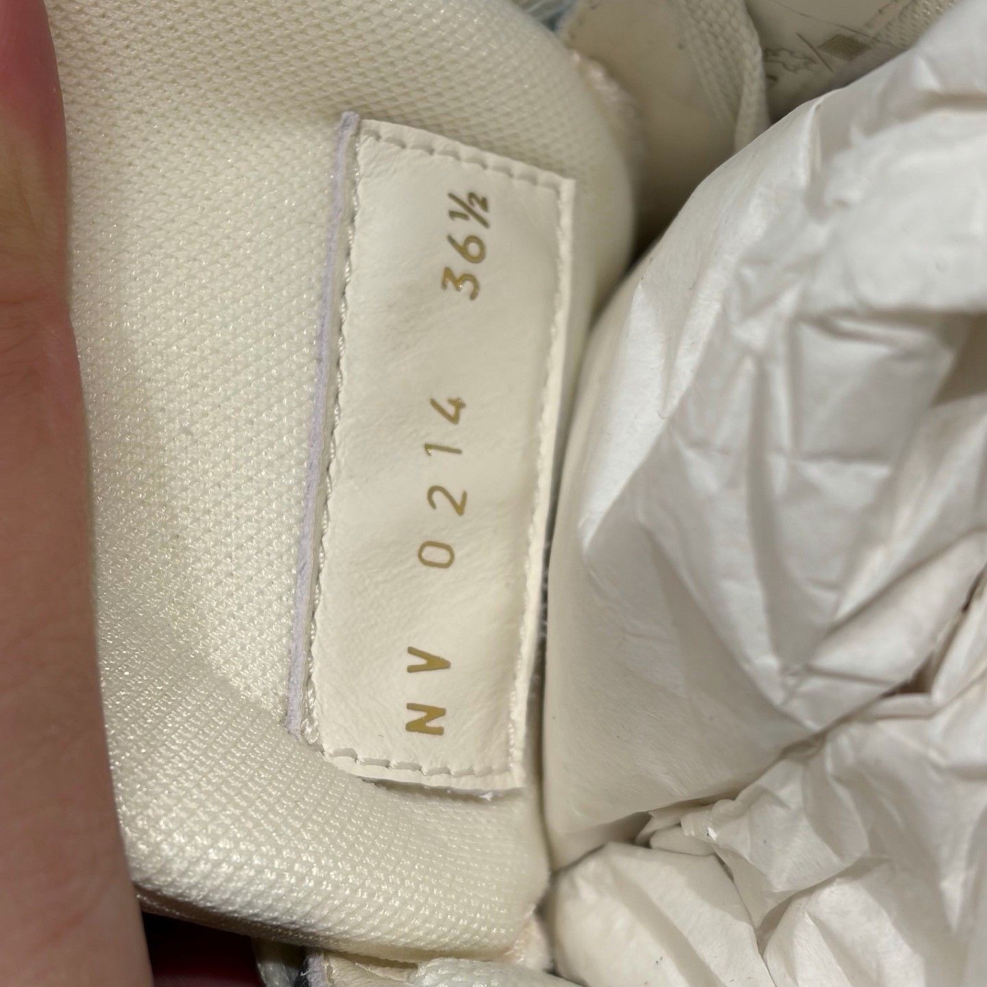 Louis Vuitton Louis Vuitton Trainer Macaron Low-Top Sneakers Size 36.5 Size US 6.5 / IT 36.5 - 7 Thumbnail