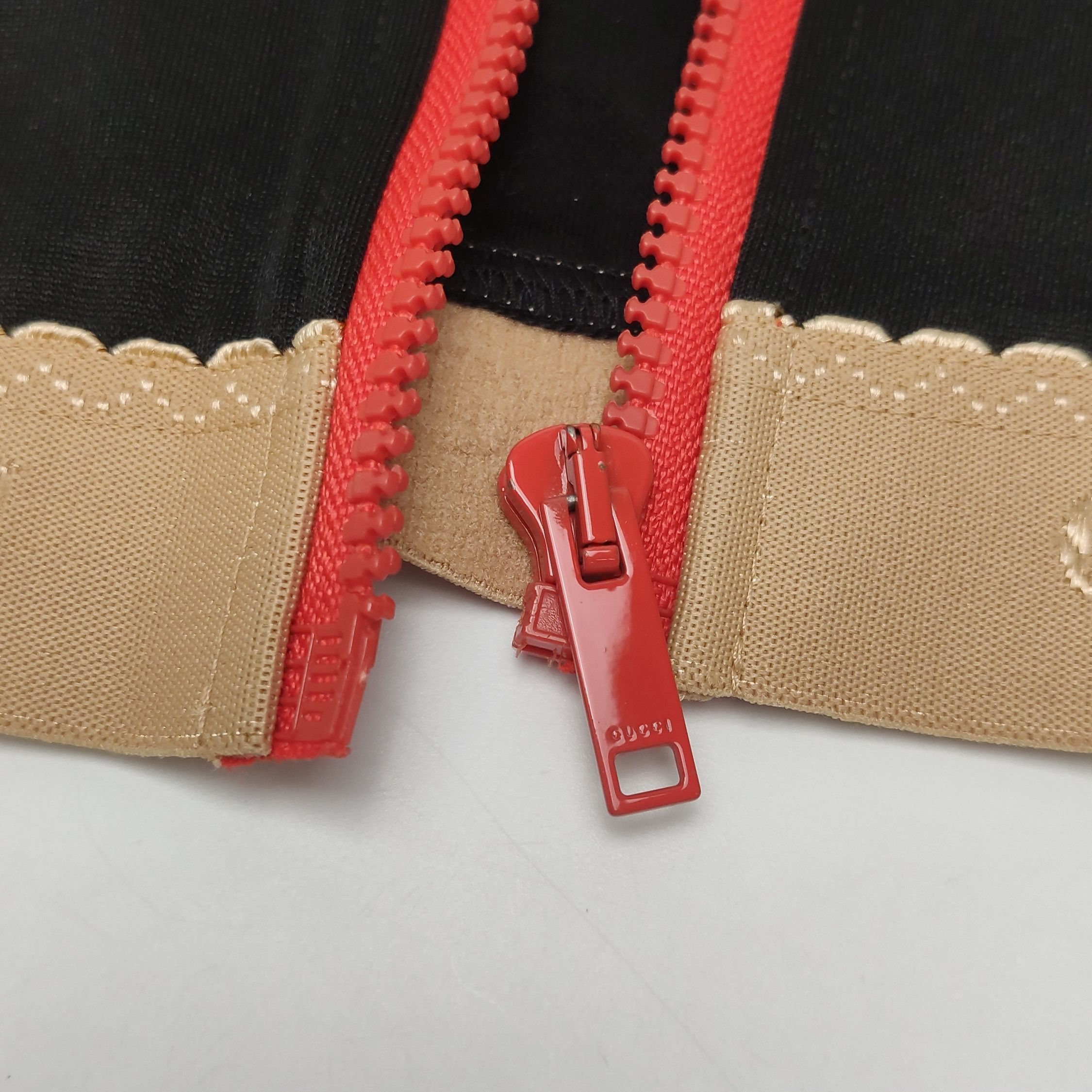 Gucci Gucci Front-Zip Logo Tank Top Size XS Size XS / US 0-2 / IT 36-38 - 10 Thumbnail