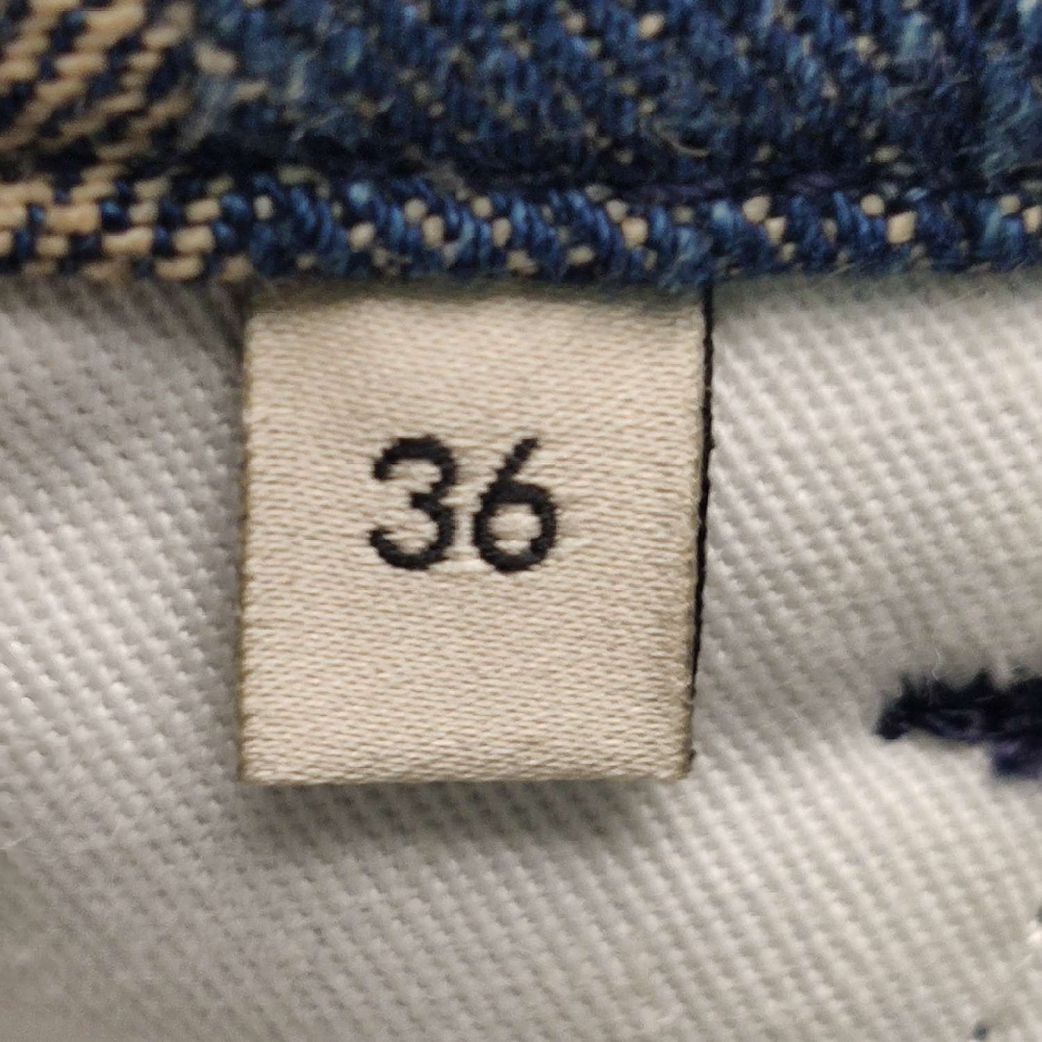 Gucci Gucci GG Monogram Denim Shorts Size 36 Size 25" / US 0 / IT 36 - 6 Thumbnail