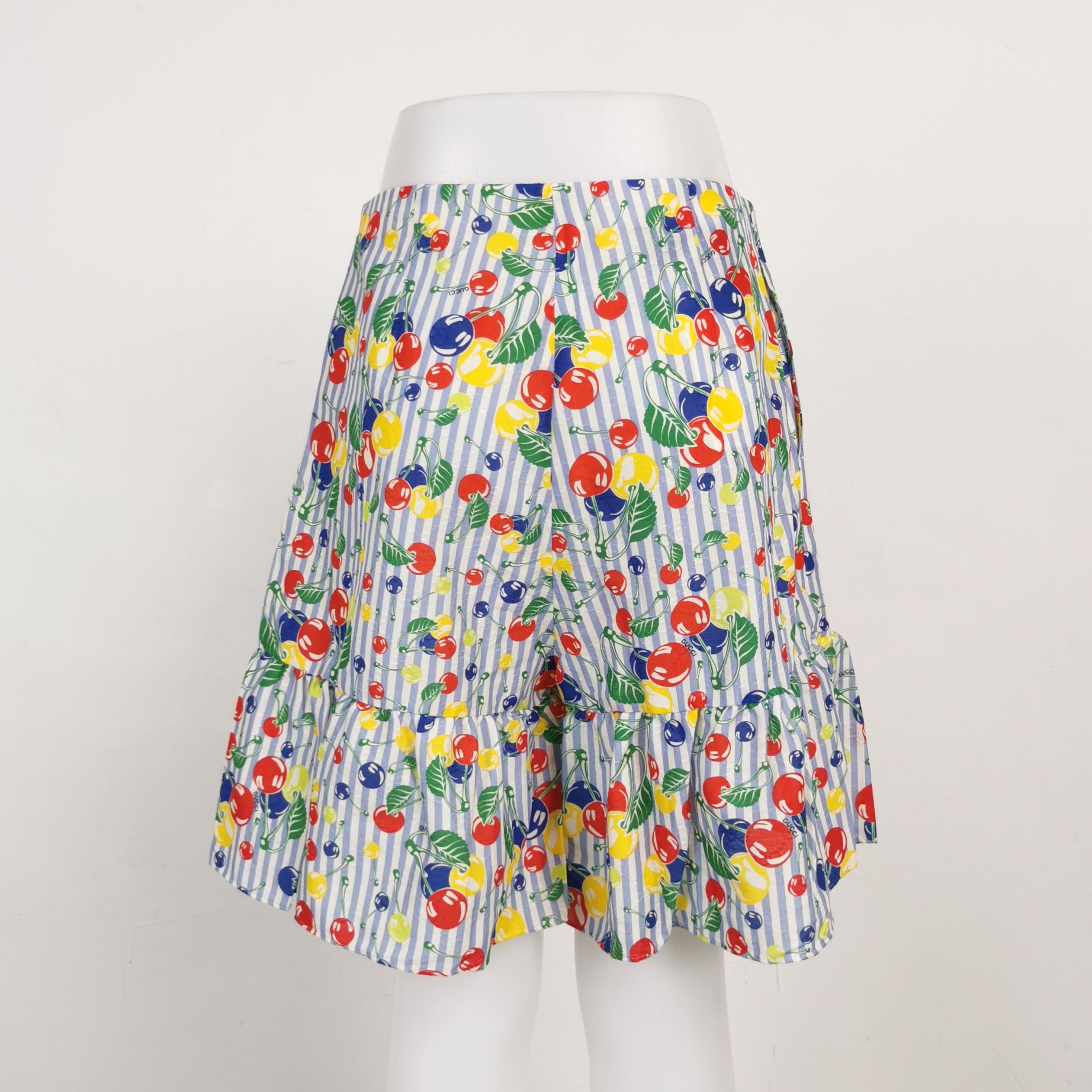 Gucci Gucci Cherry Print Shorts Size 38 Size 26" / US 2 / IT 38 - 2 Thumbnail