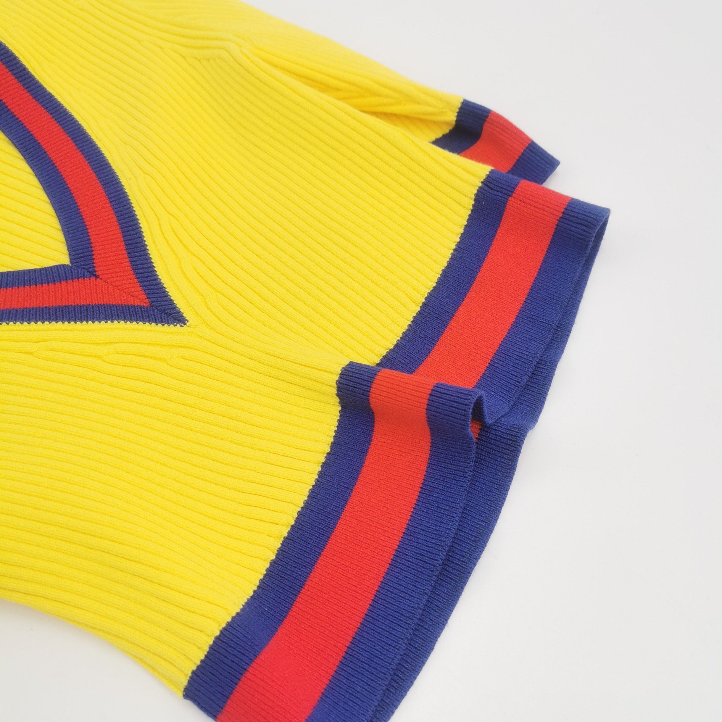 Gucci Gucci Striped V-Neck Sweater Size XS Size XS / US 0-2 / IT 36-38 - 3 Thumbnail